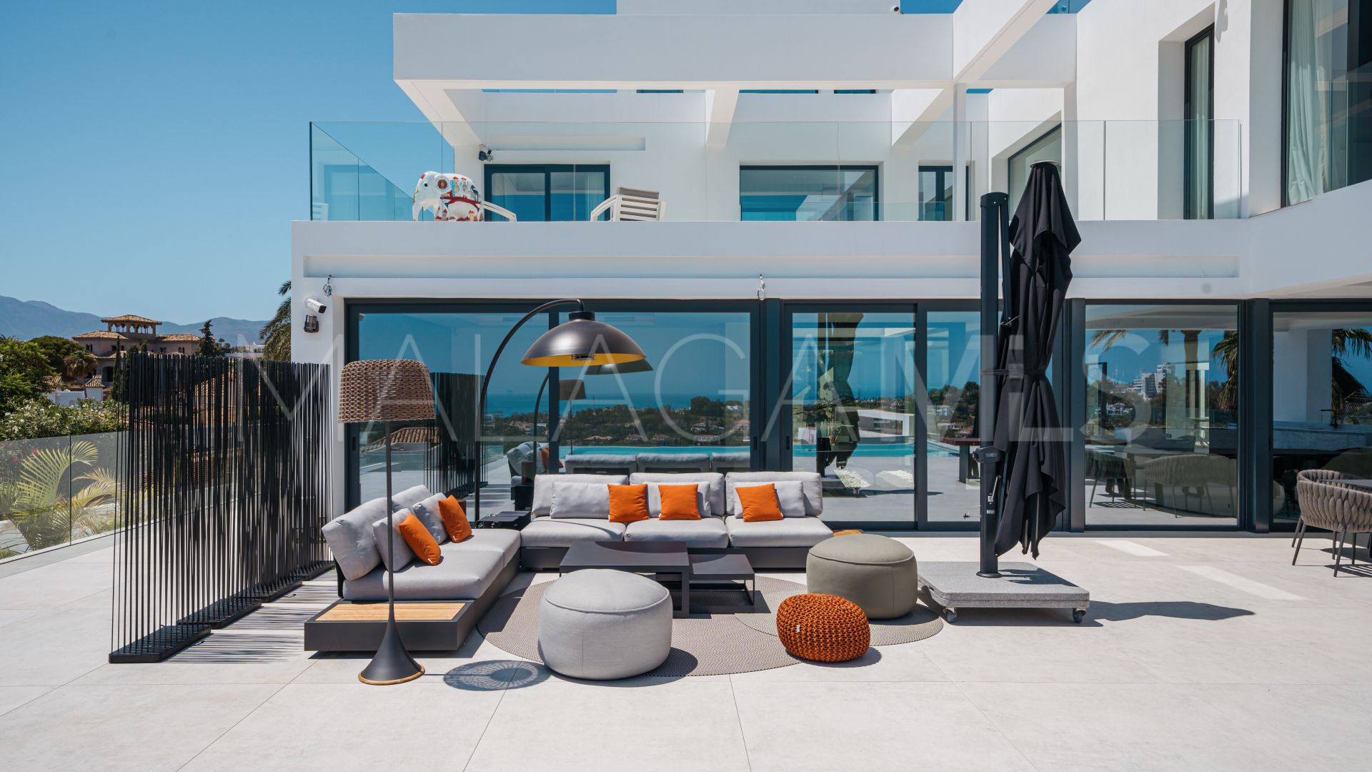 For sale villa in Altos del Paraiso with 4 bedrooms