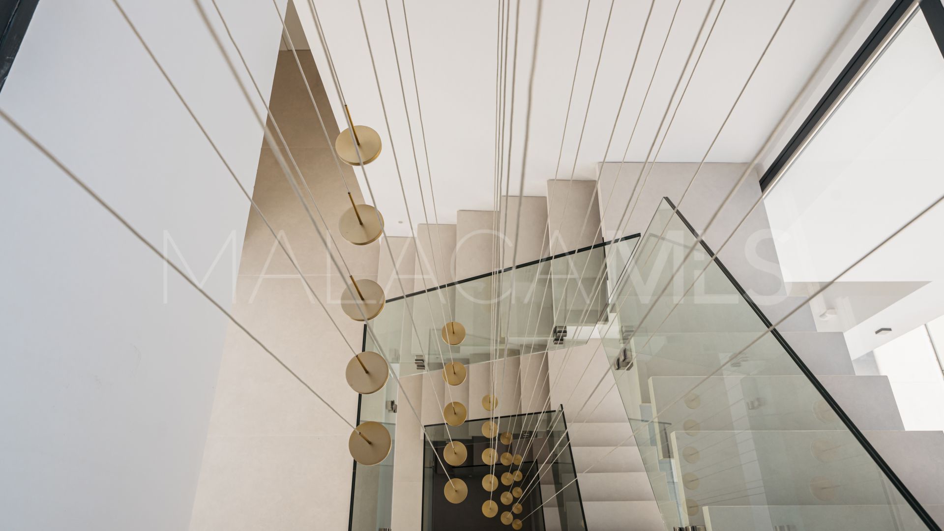 For sale villa in Altos del Paraiso with 4 bedrooms