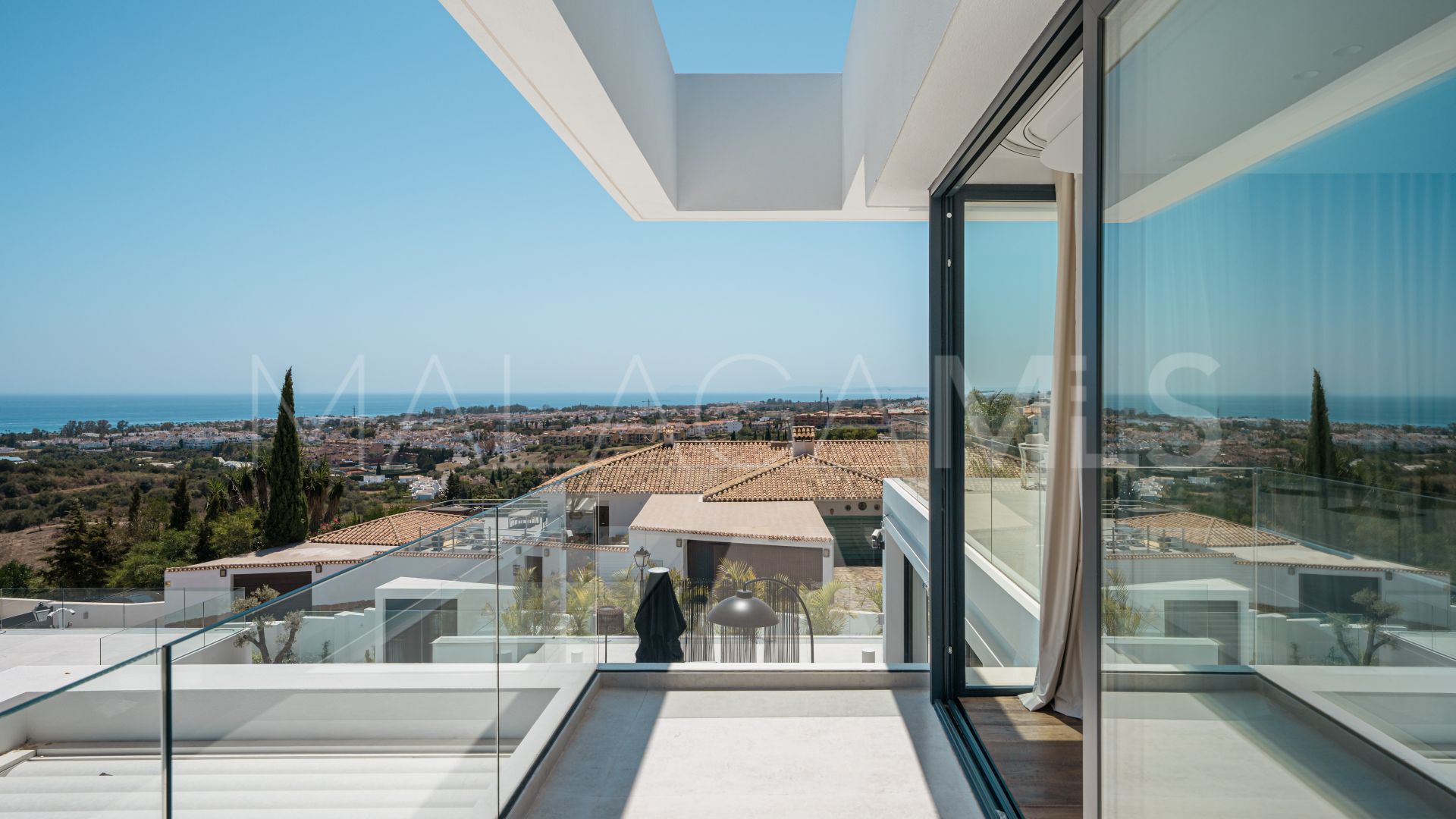 For sale villa in Altos del Paraiso with 4 bedrooms