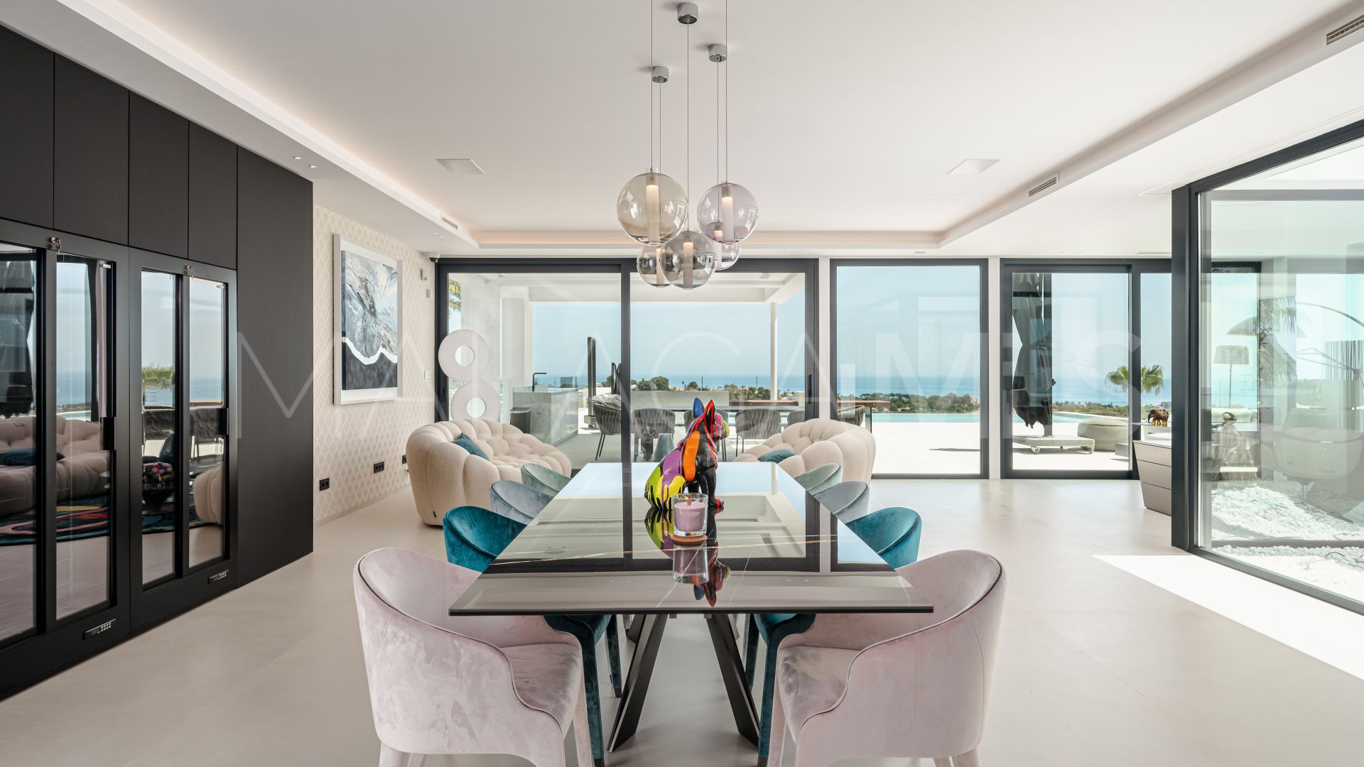 For sale villa in Altos del Paraiso with 4 bedrooms