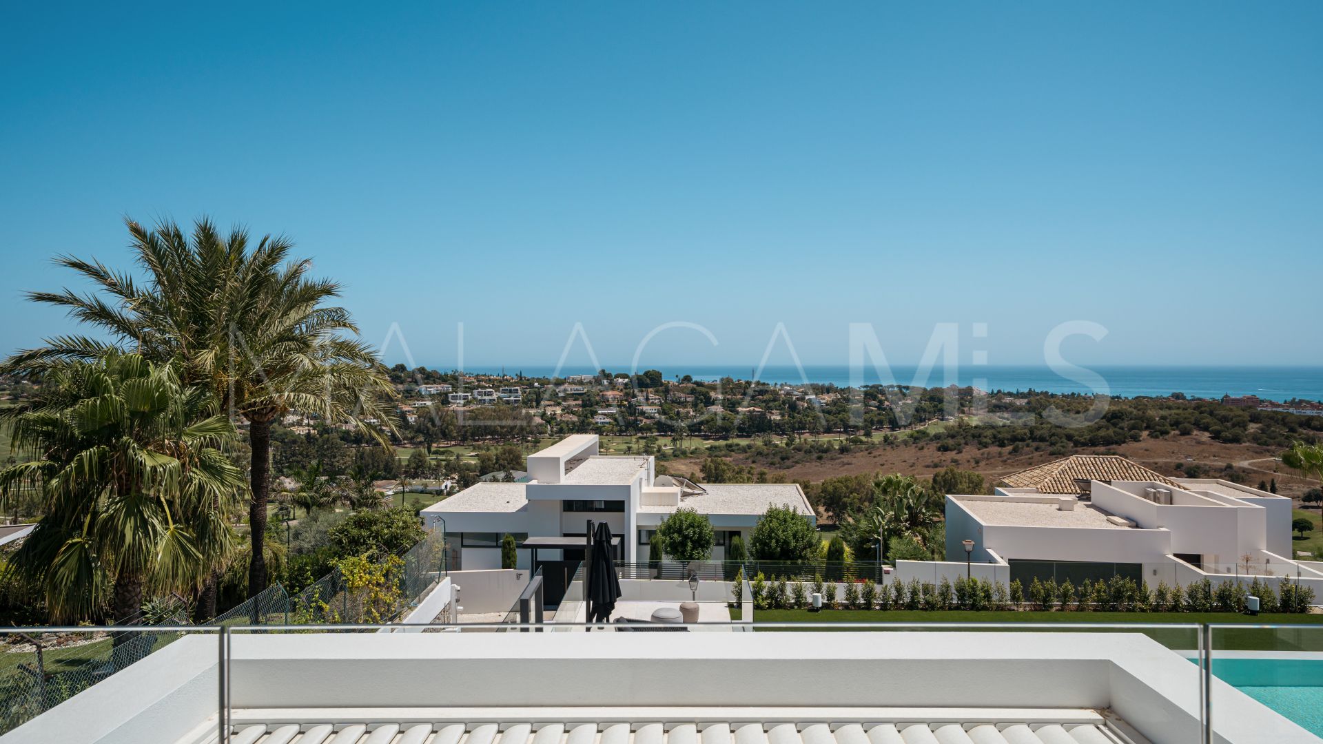 For sale villa in Altos del Paraiso with 4 bedrooms