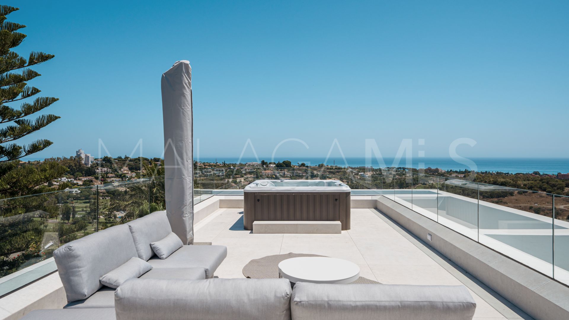 For sale villa in Altos del Paraiso with 4 bedrooms