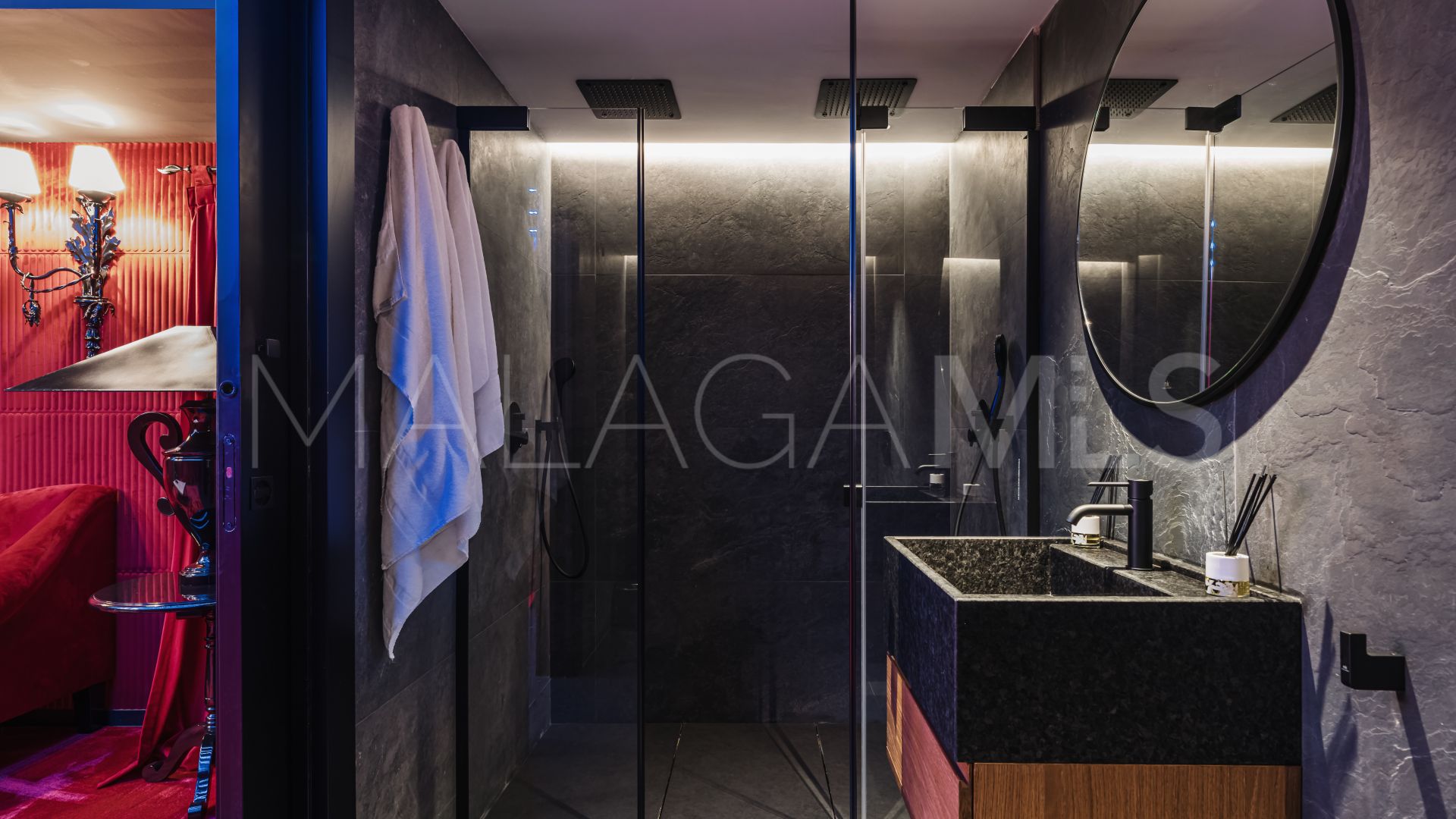 For sale villa in Altos del Paraiso with 4 bedrooms