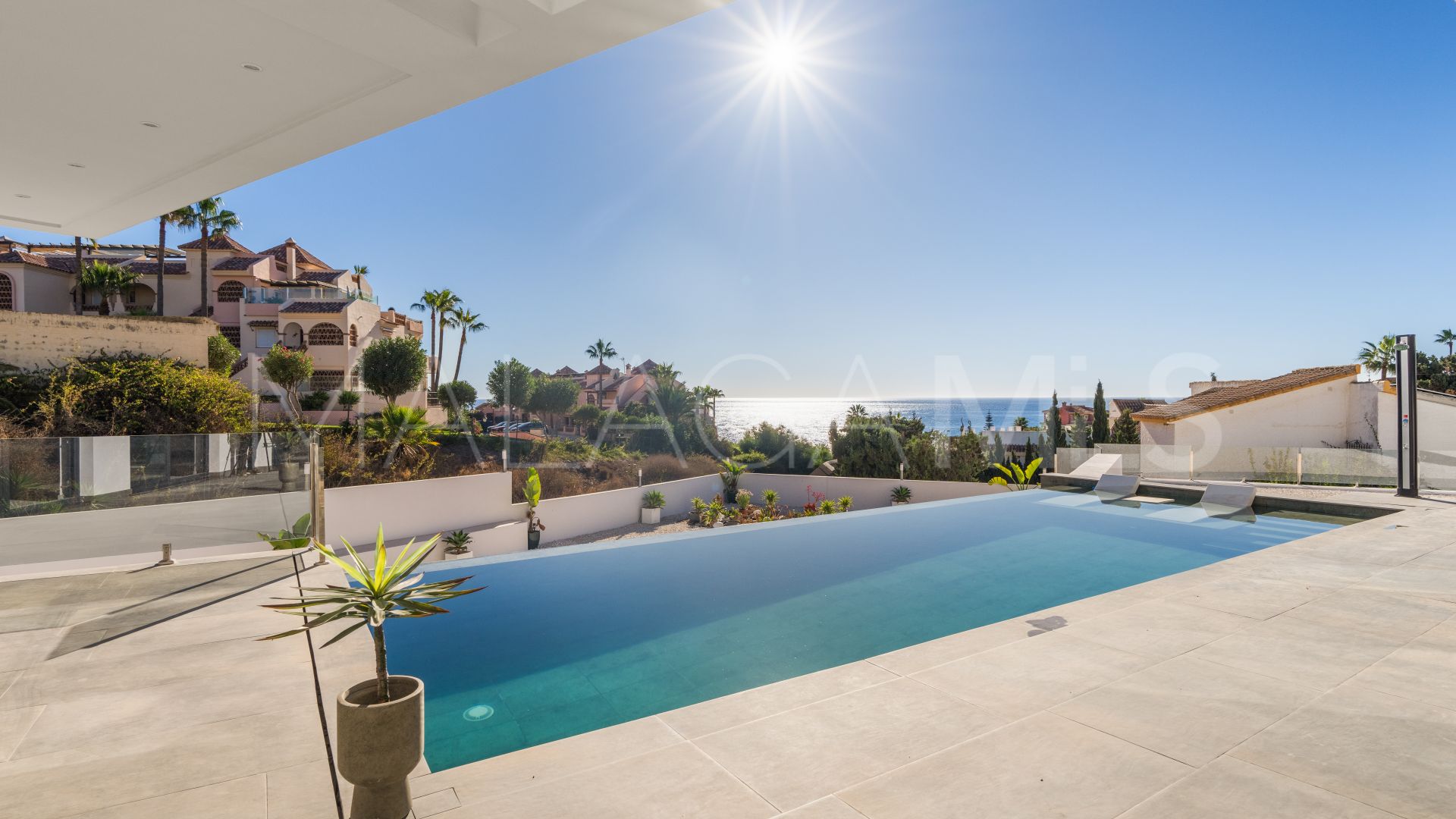 Villa for sale in El Faro