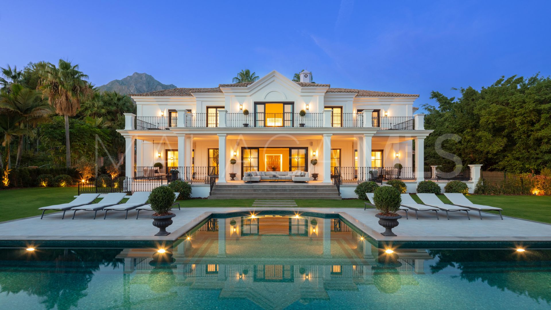 For sale Sierra Blanca villa with 6 bedrooms