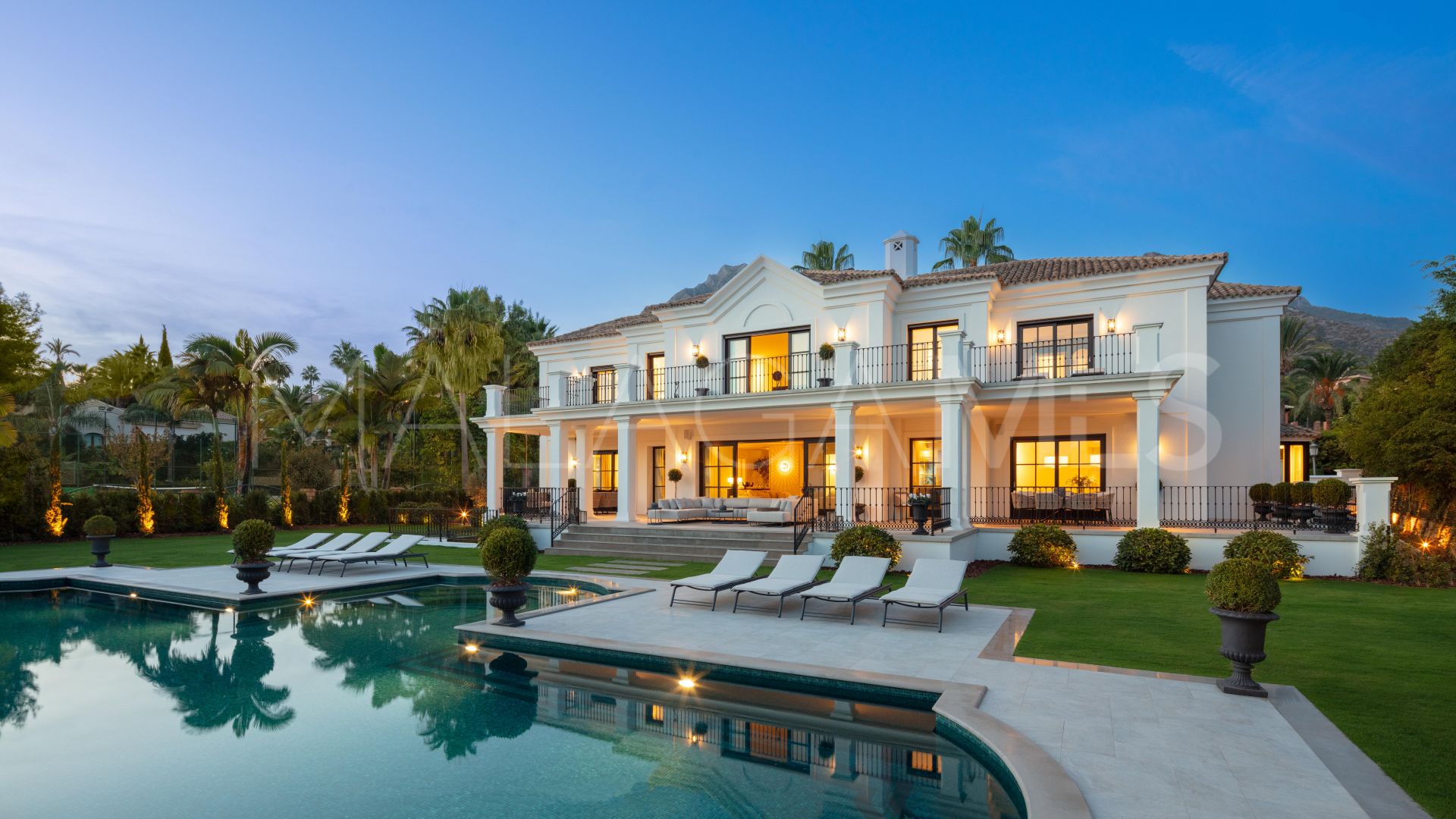For sale Sierra Blanca villa with 6 bedrooms