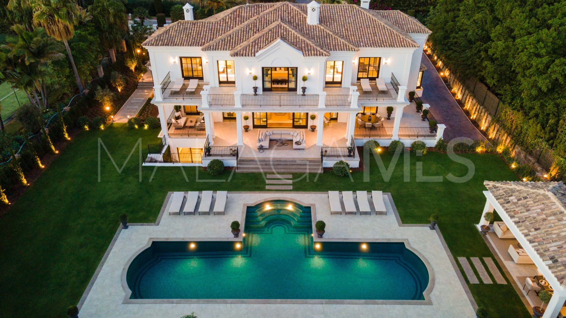 For sale Sierra Blanca villa with 6 bedrooms