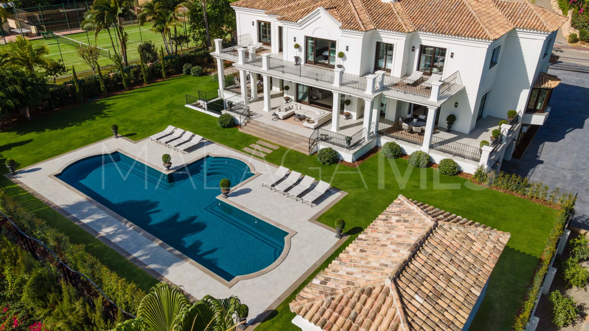 For sale Sierra Blanca villa with 6 bedrooms