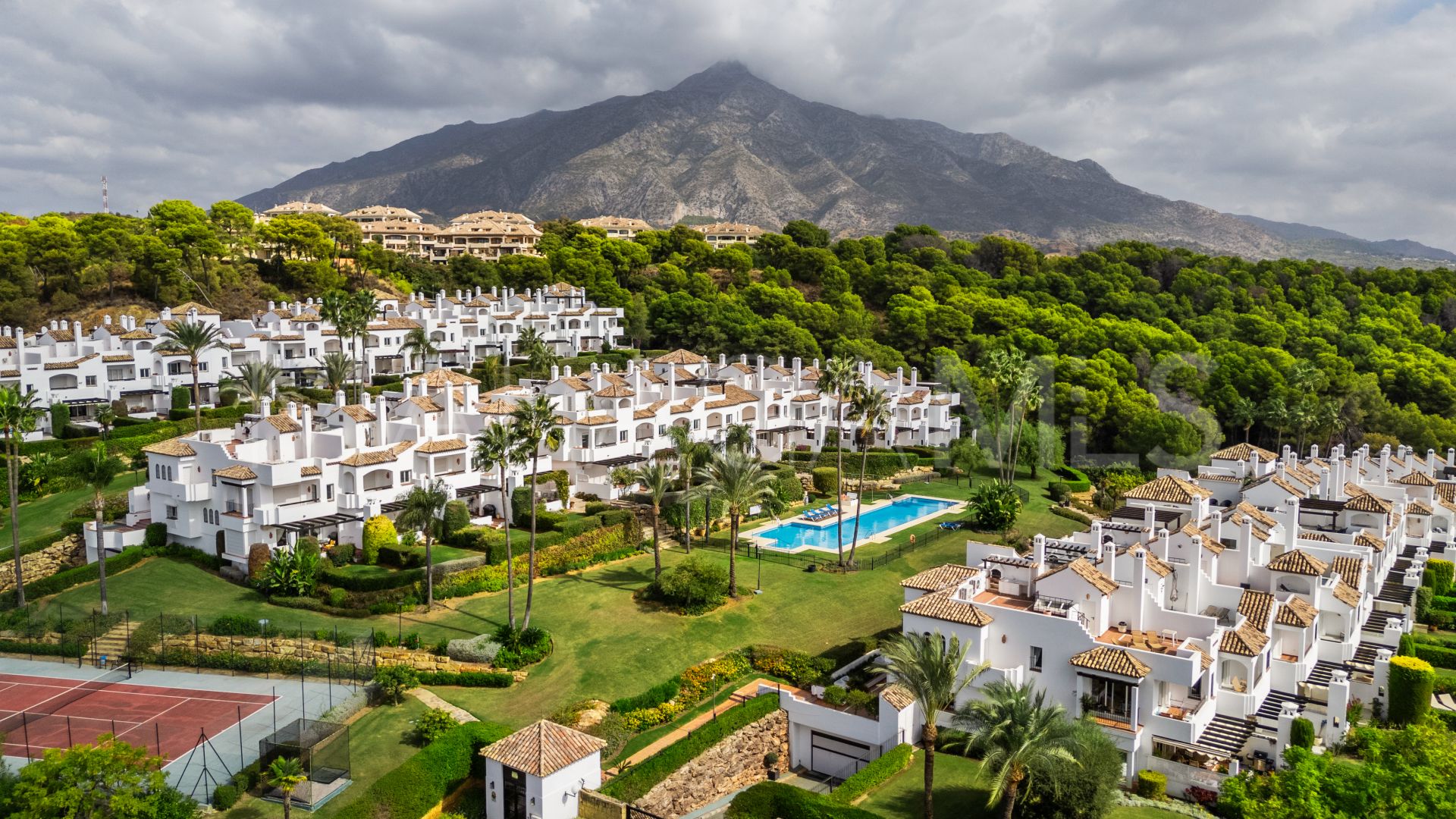 Buy adosado de 3 bedrooms in Las Brisas