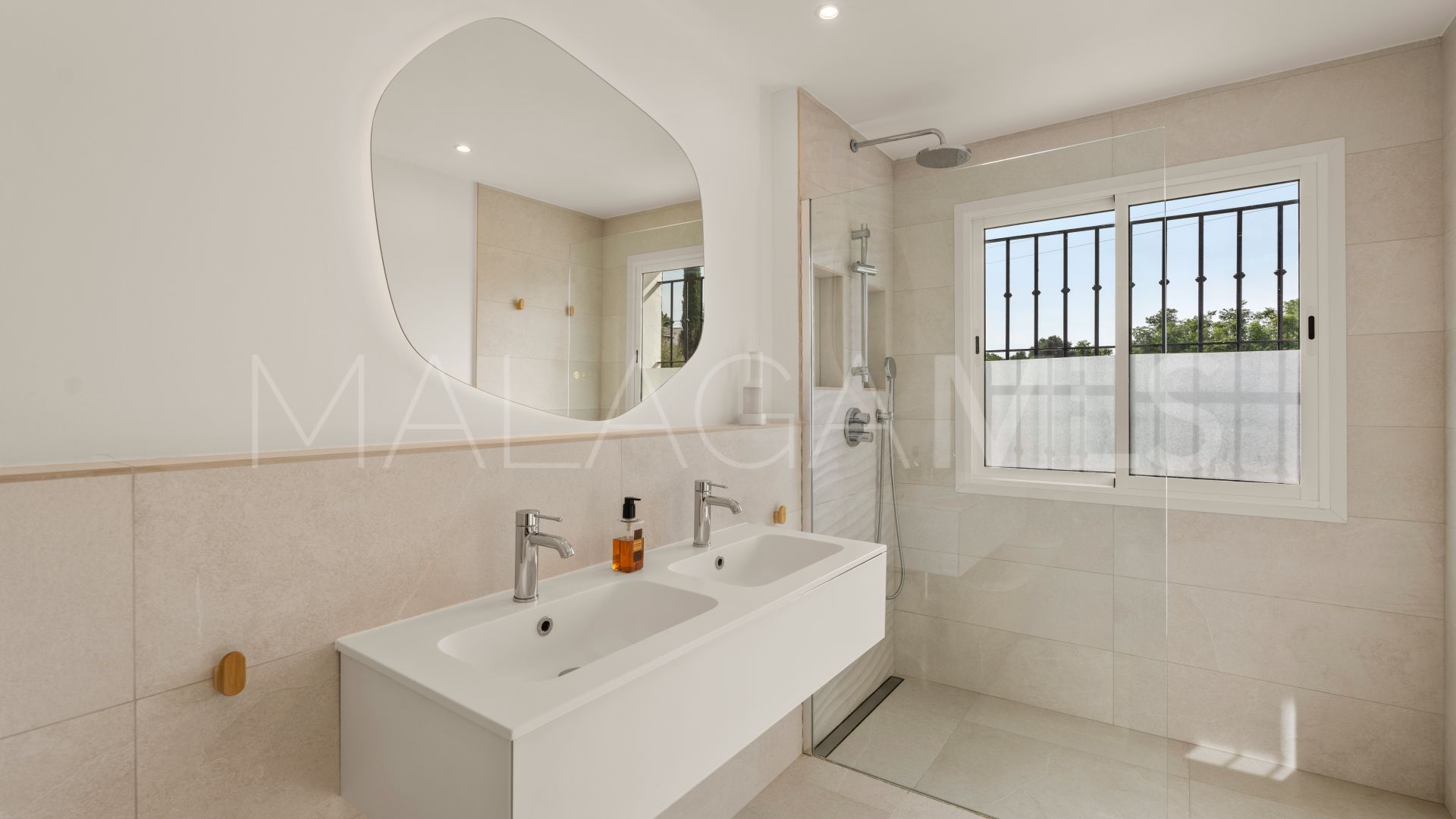 Buy adosado de 3 bedrooms in Las Brisas