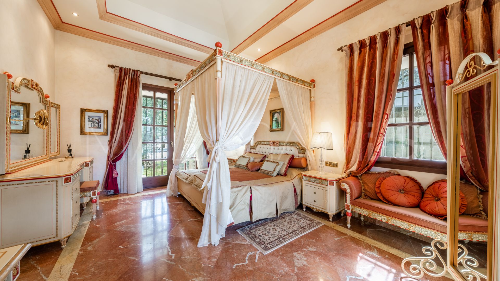Villa for sale in La Zagaleta