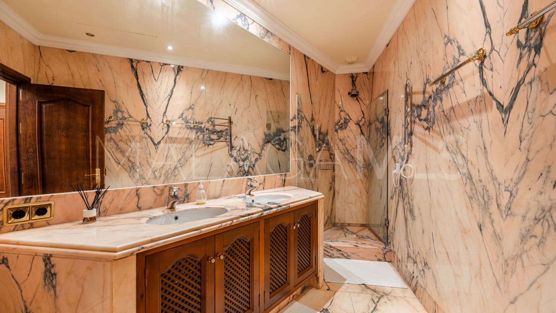 Villa for sale in La Zagaleta
