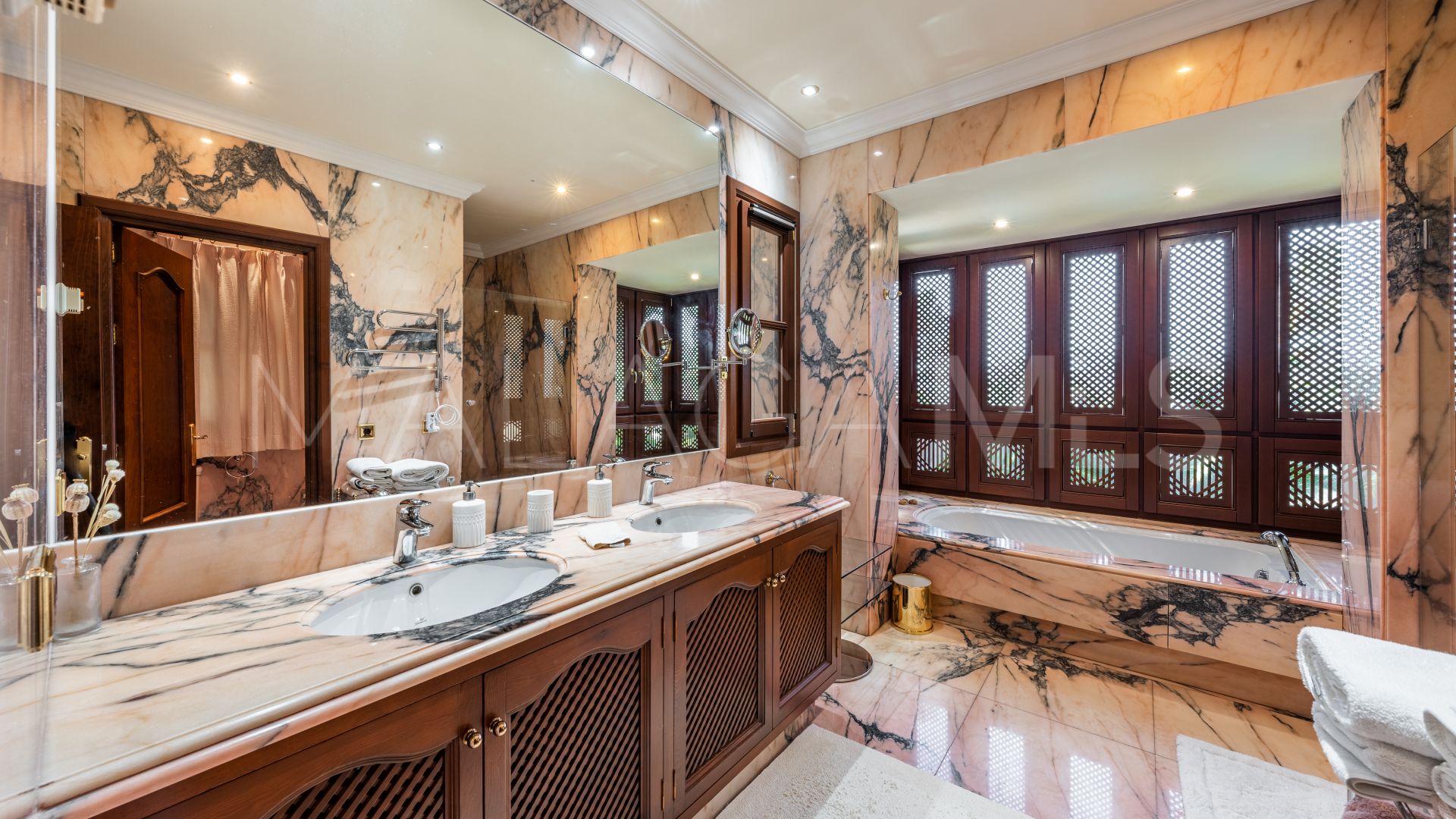 Villa for sale in La Zagaleta