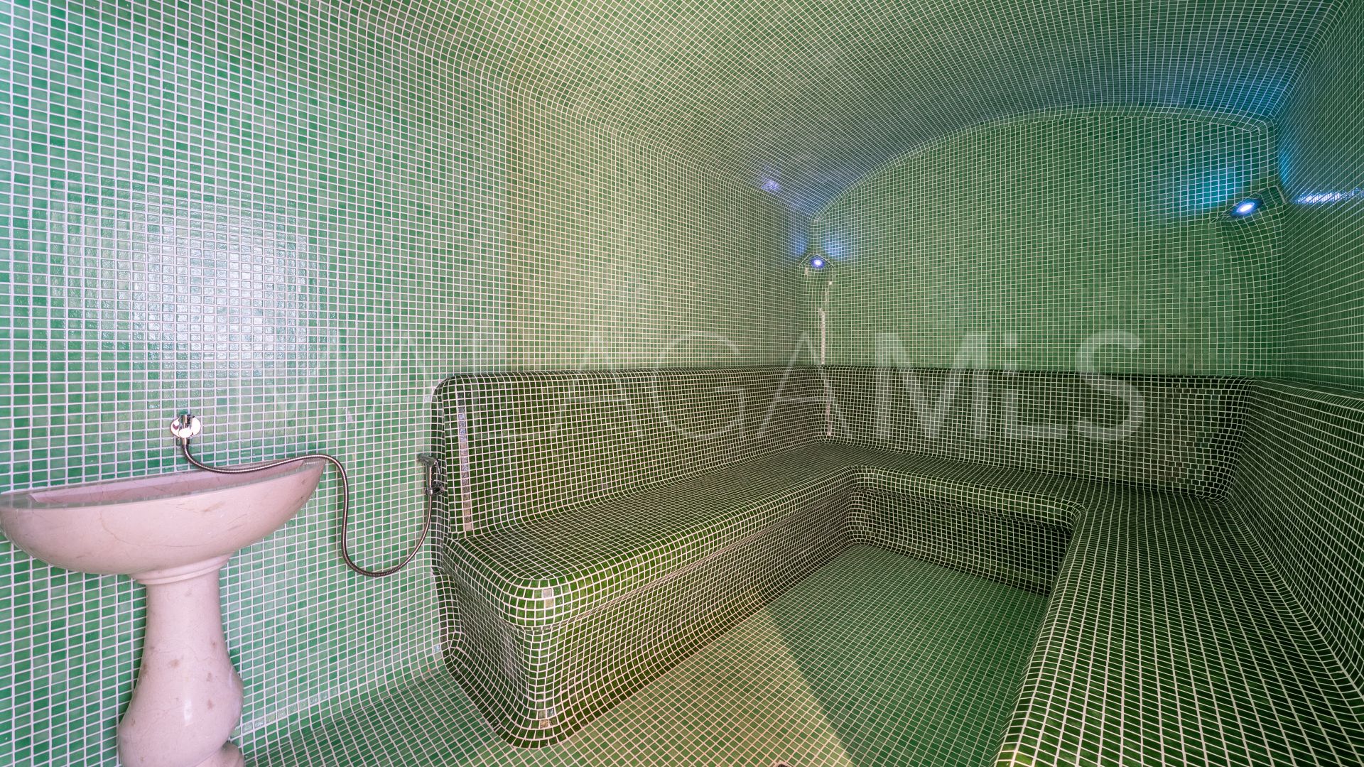 For sale Cascada de Camojan 9 bedrooms villa