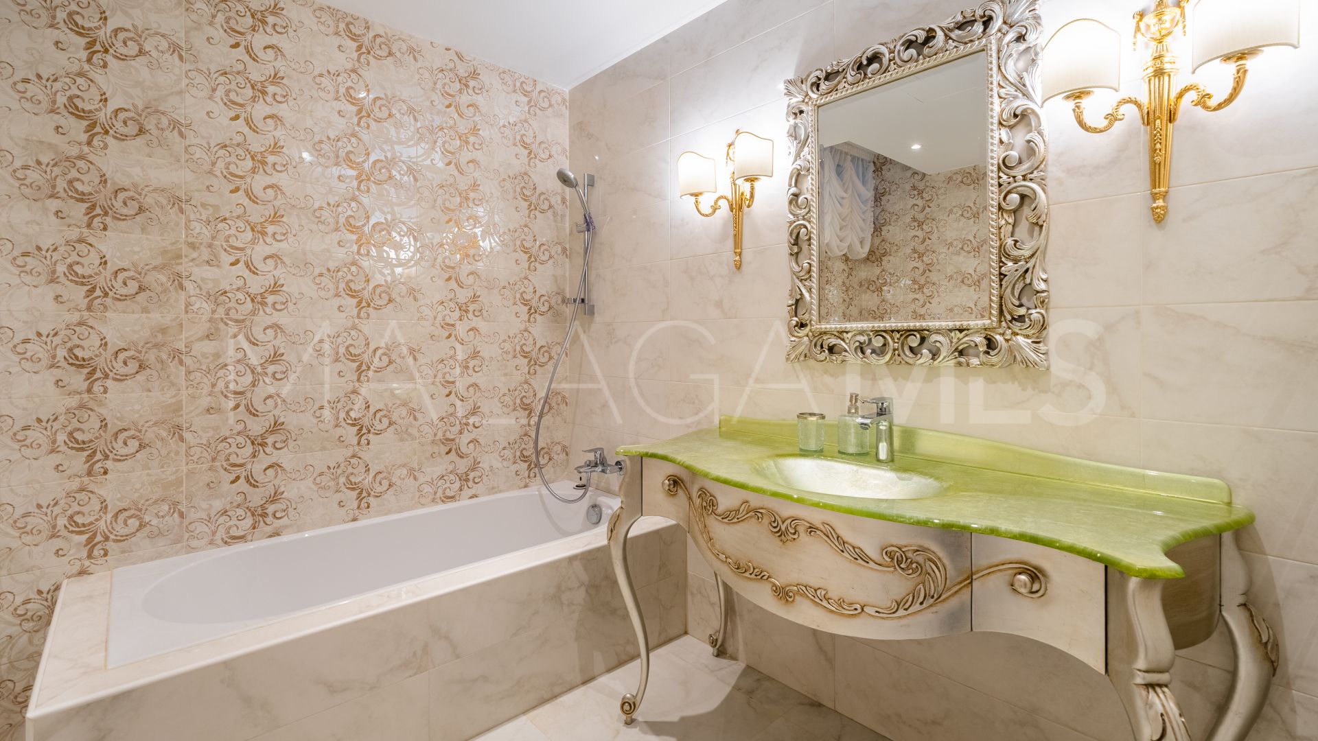 For sale Cascada de Camojan 9 bedrooms villa