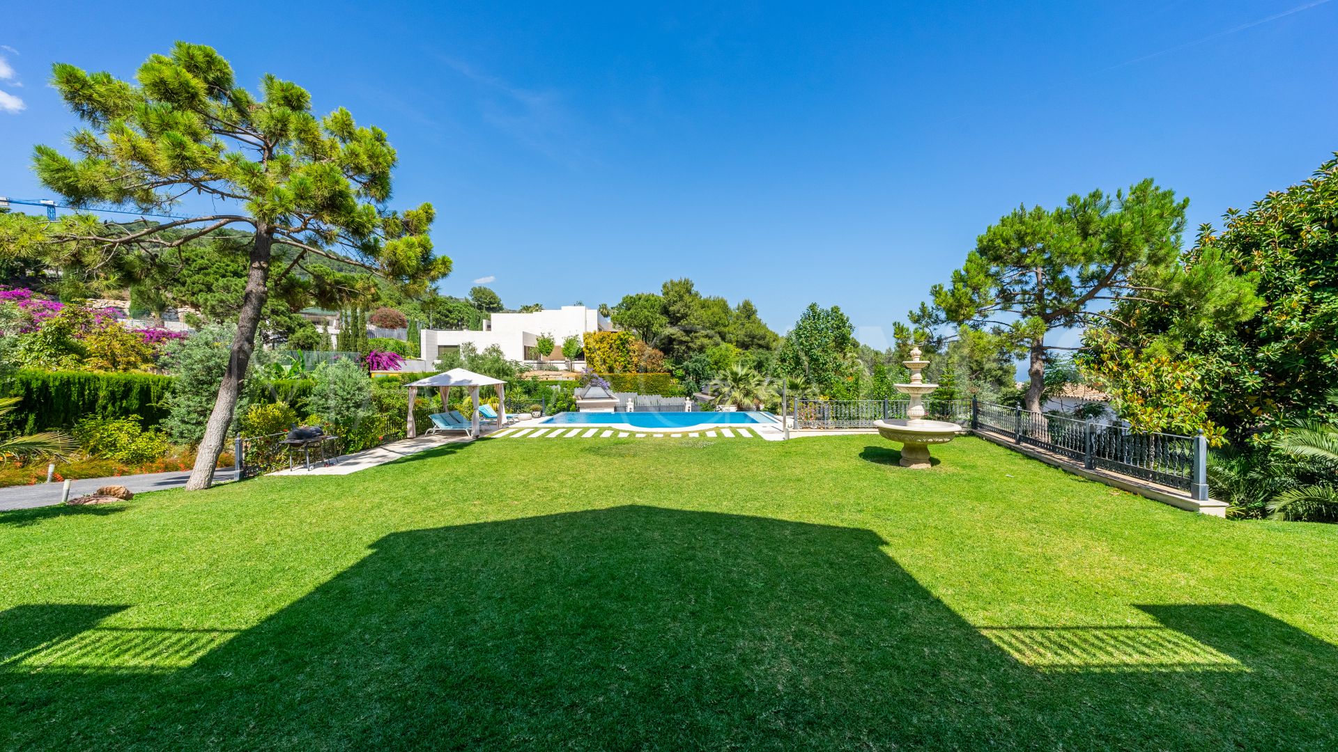 For sale Cascada de Camojan 9 bedrooms villa