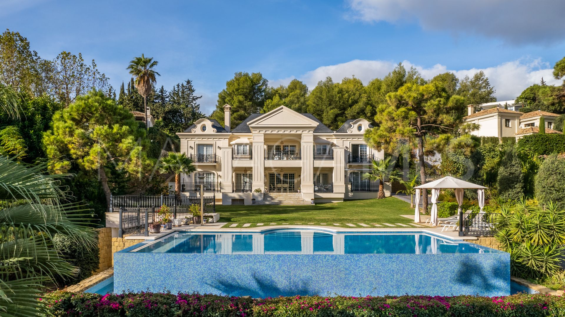 For sale Cascada de Camojan 9 bedrooms villa