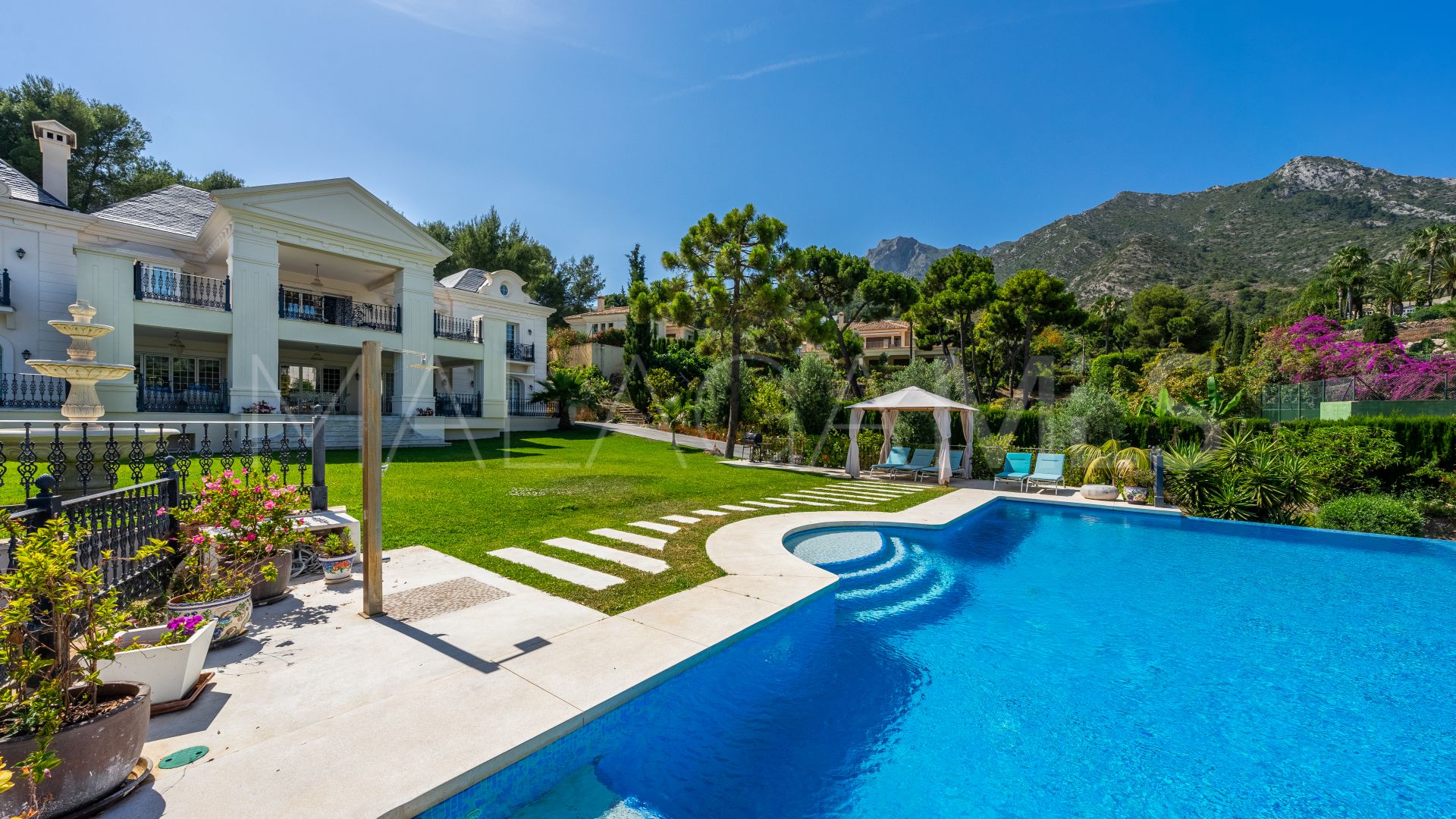 For sale Cascada de Camojan 9 bedrooms villa