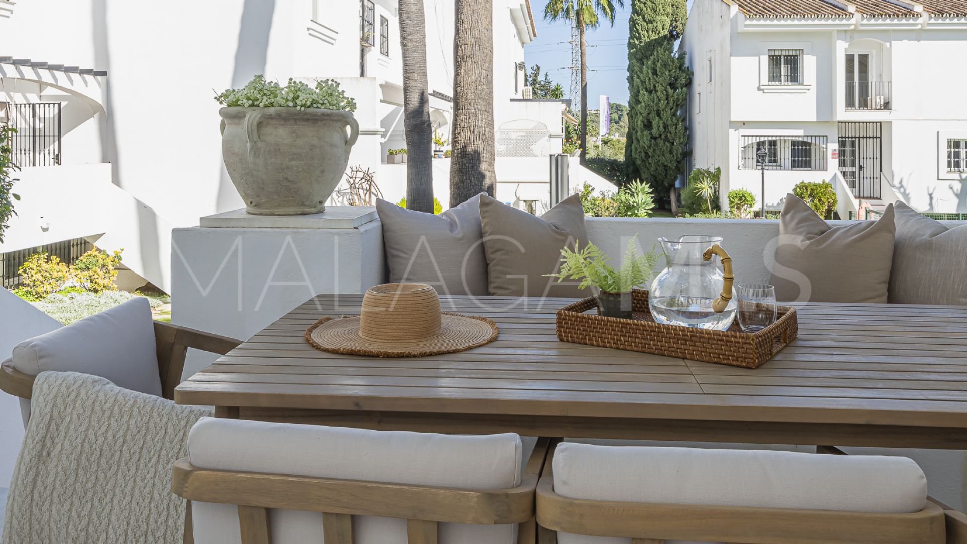 For sale 4 bedrooms town house in Nueva Andalucia