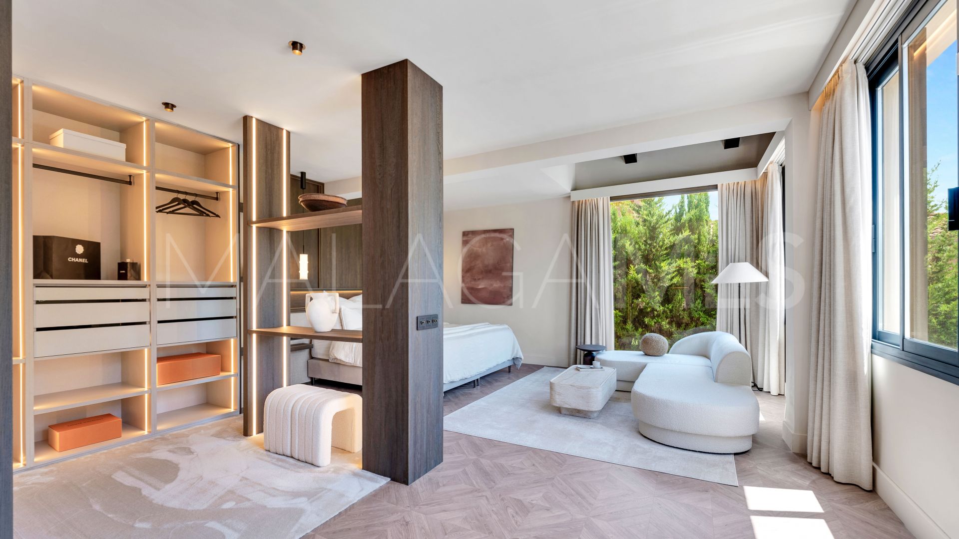 Villa for sale in Nueva Andalucia