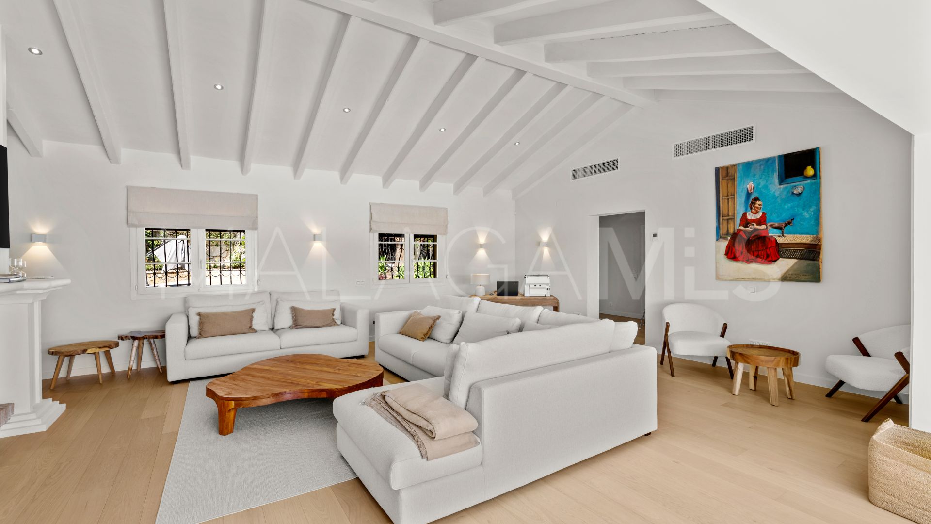 Villa for sale in Altos del Paraiso