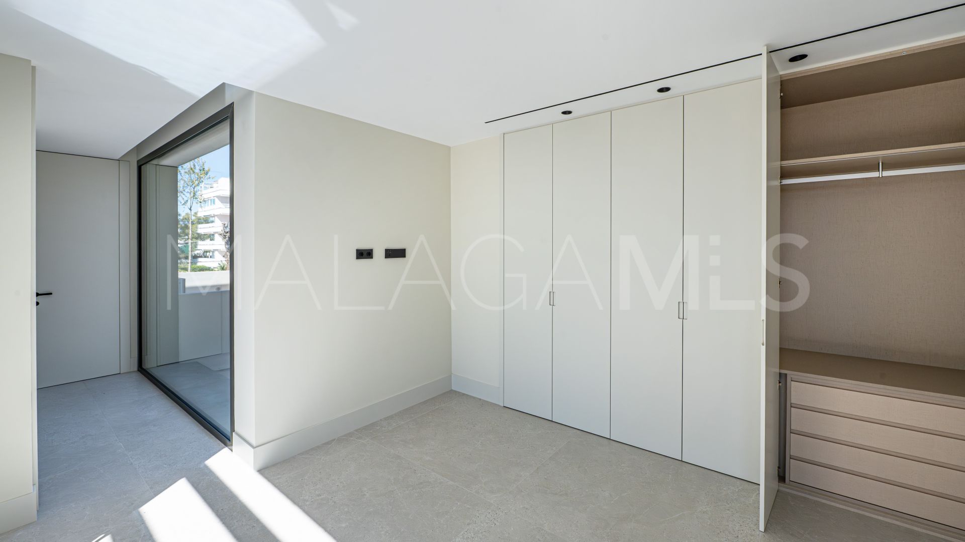 Se vende villa with 5 bedrooms in Rio Verde Playa