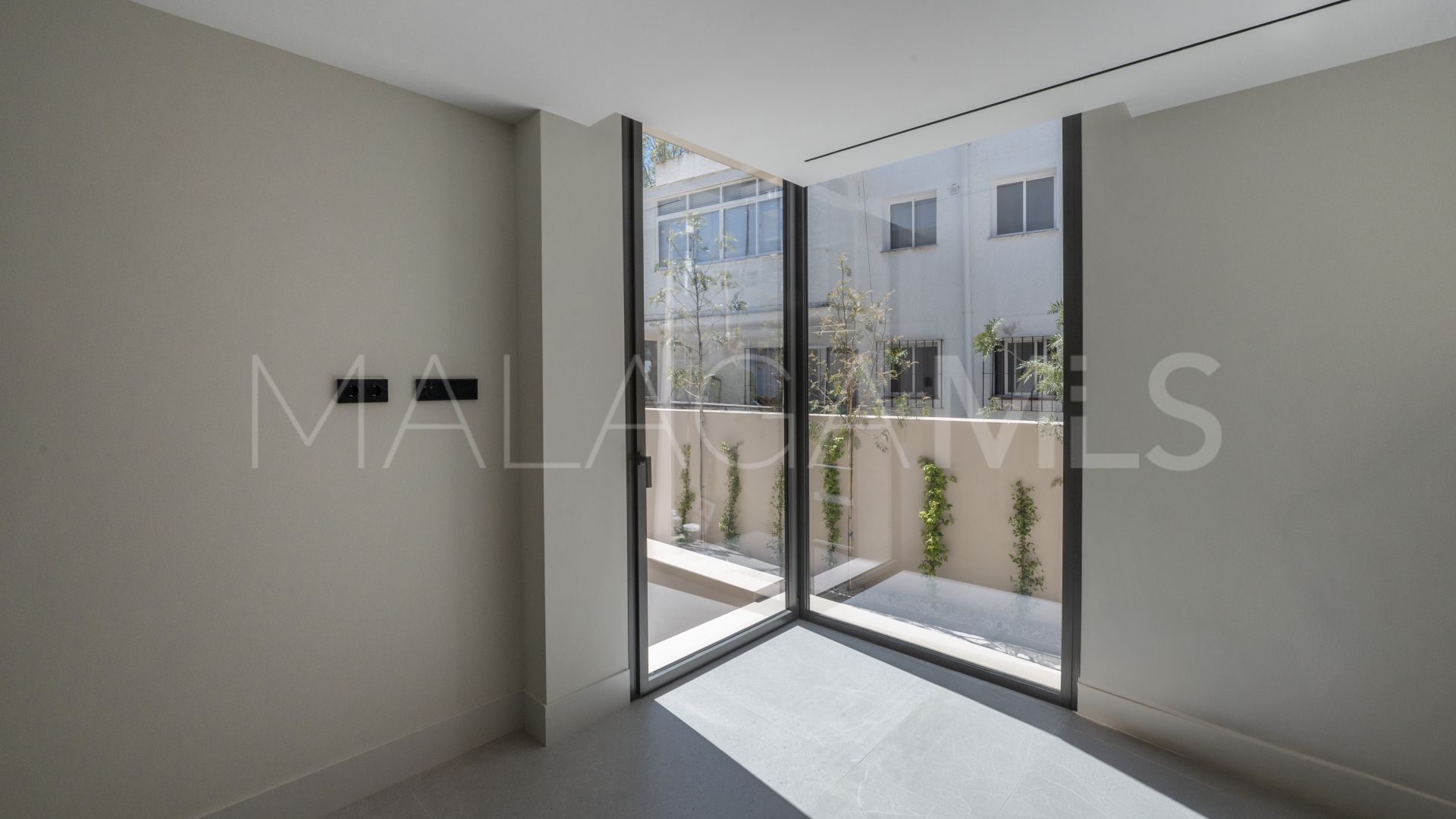 Se vende villa with 5 bedrooms in Rio Verde Playa