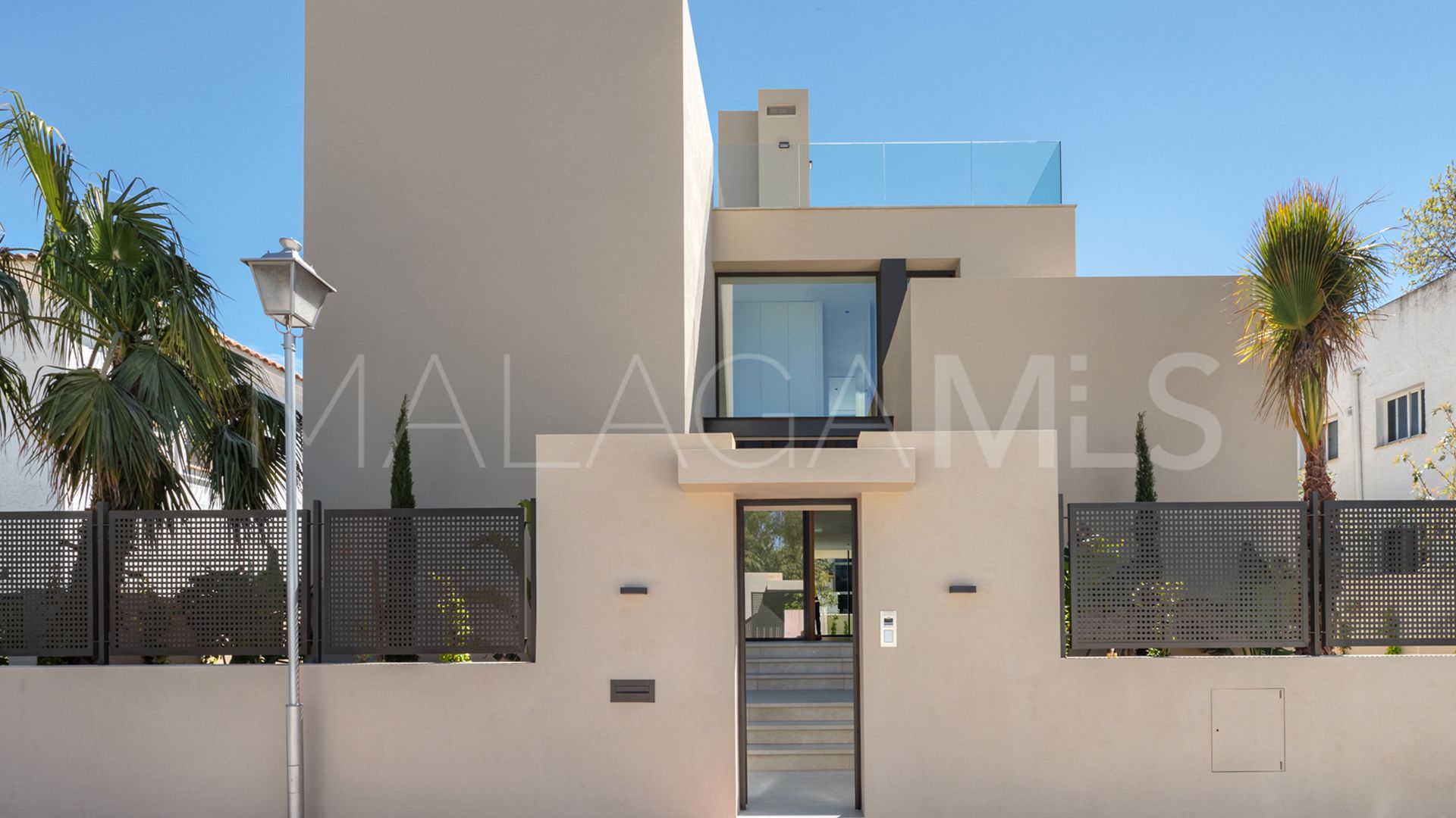 Se vende villa with 5 bedrooms in Rio Verde Playa