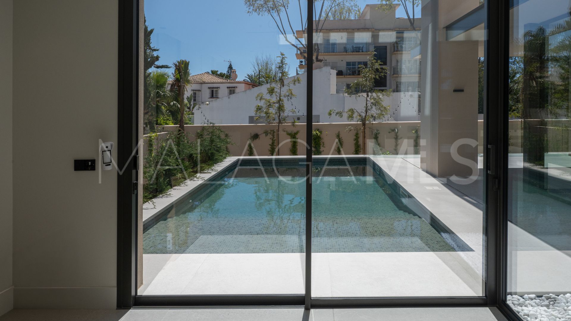 Se vende villa with 5 bedrooms in Rio Verde Playa