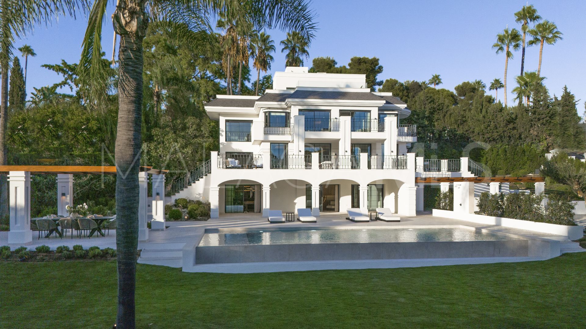 Villa a la venta de 6 bedrooms in Las Brisas del Golf