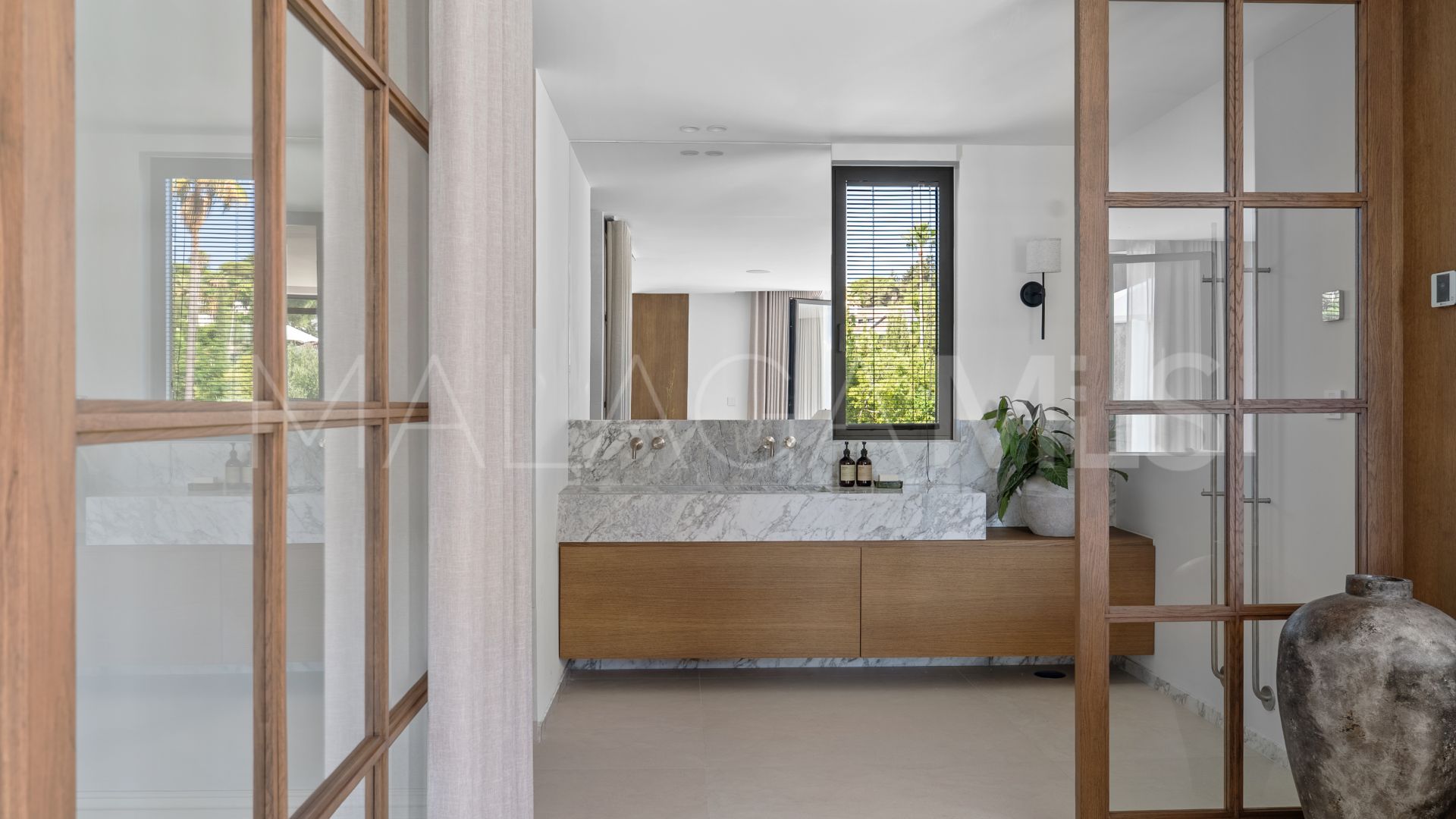 Villa for sale in Nueva Andalucia