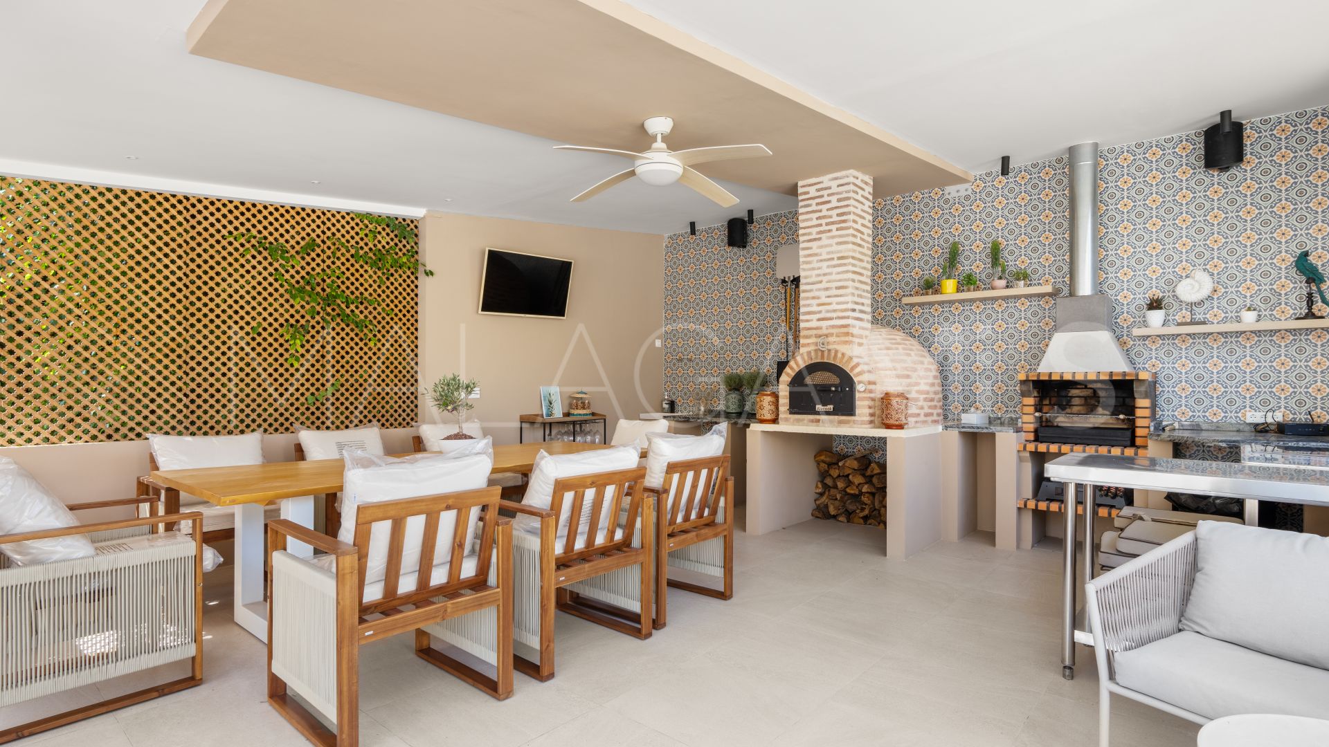 Villa for sale in Guadalmina Baja