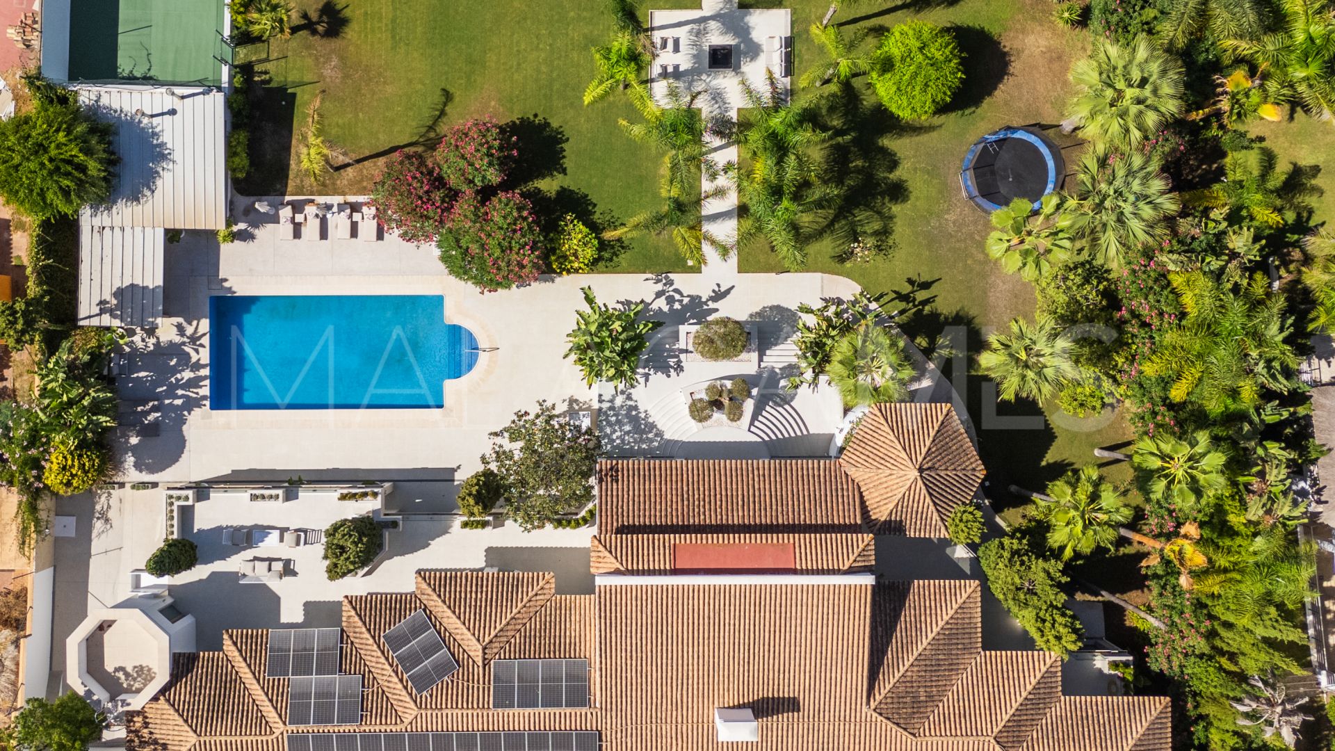 Villa for sale in Guadalmina Baja