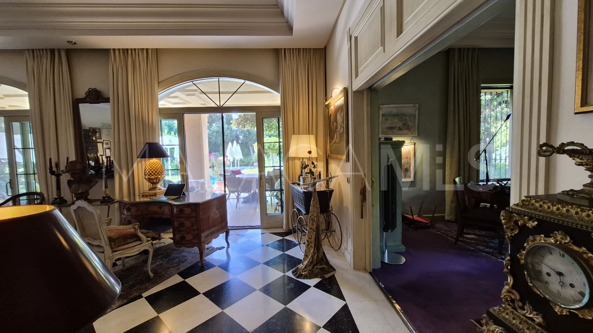 Villa for sale in Guadalmina Baja with 3 bedrooms