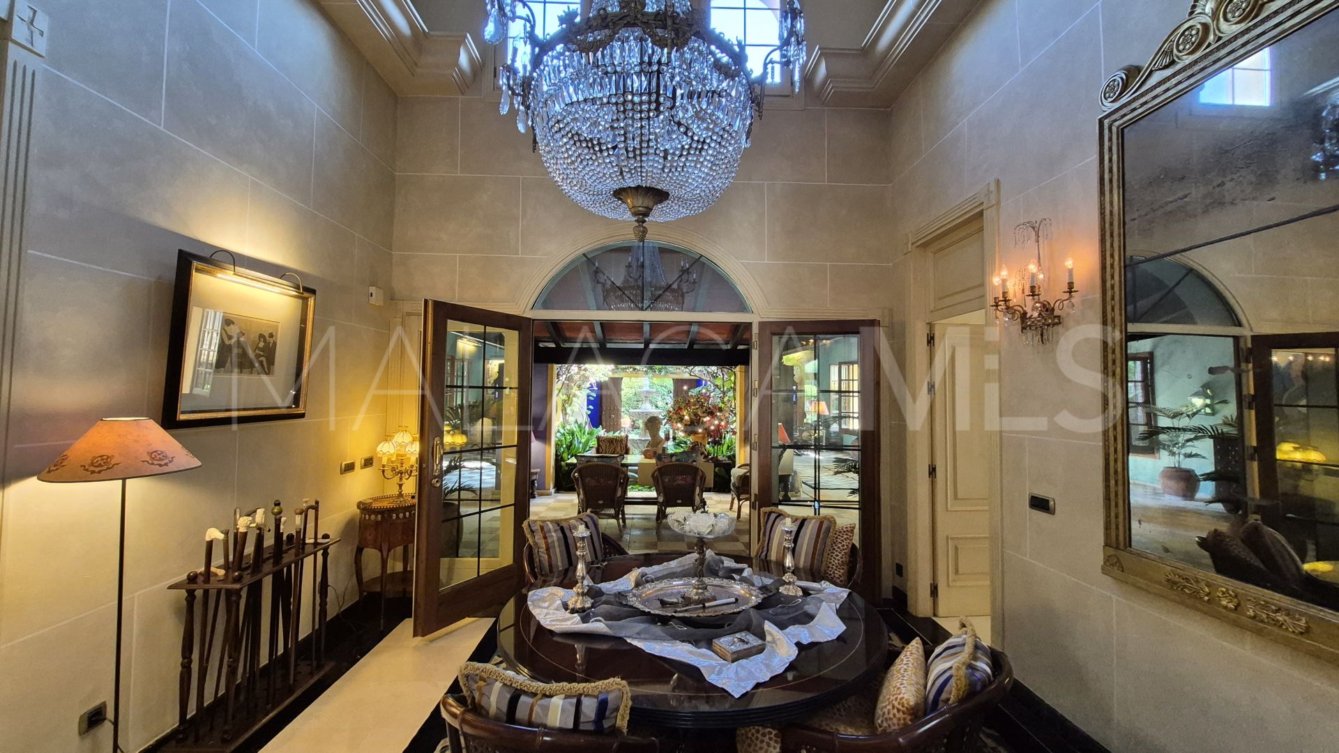 Villa for sale in Guadalmina Baja with 3 bedrooms