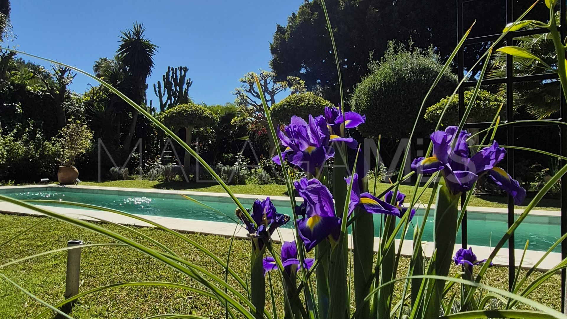 Villa for sale in Guadalmina Baja with 3 bedrooms