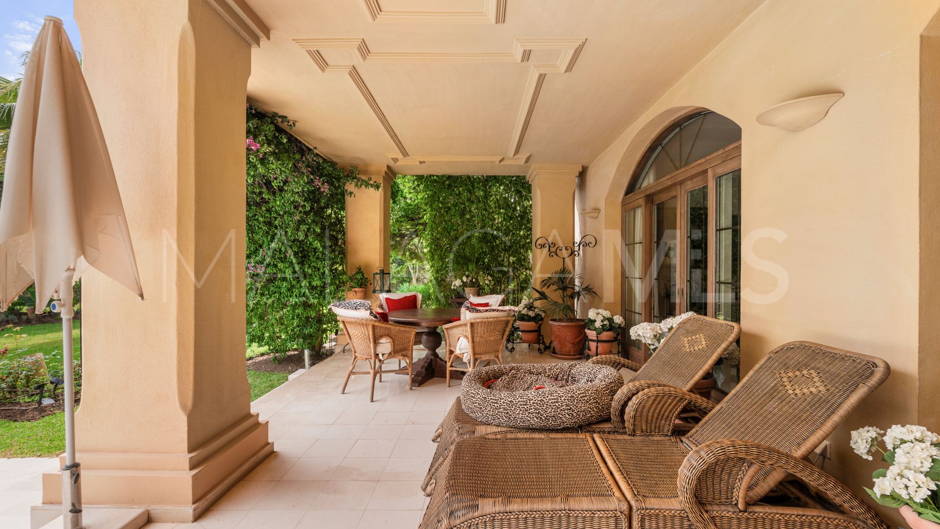Villa for sale in Guadalmina Baja with 3 bedrooms