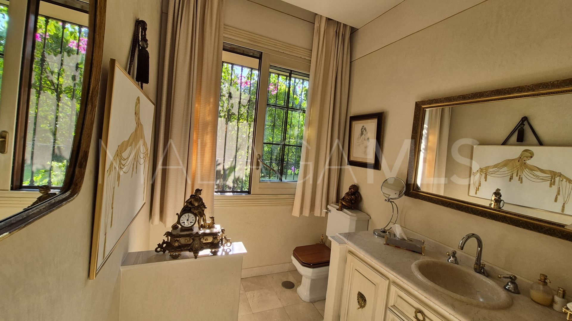 Villa for sale in Guadalmina Baja with 3 bedrooms