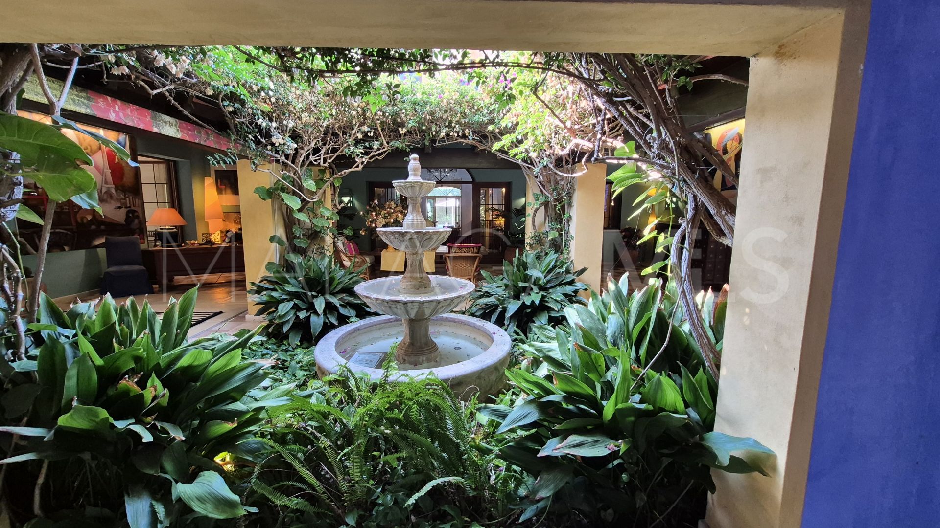 Villa for sale in Guadalmina Baja with 3 bedrooms