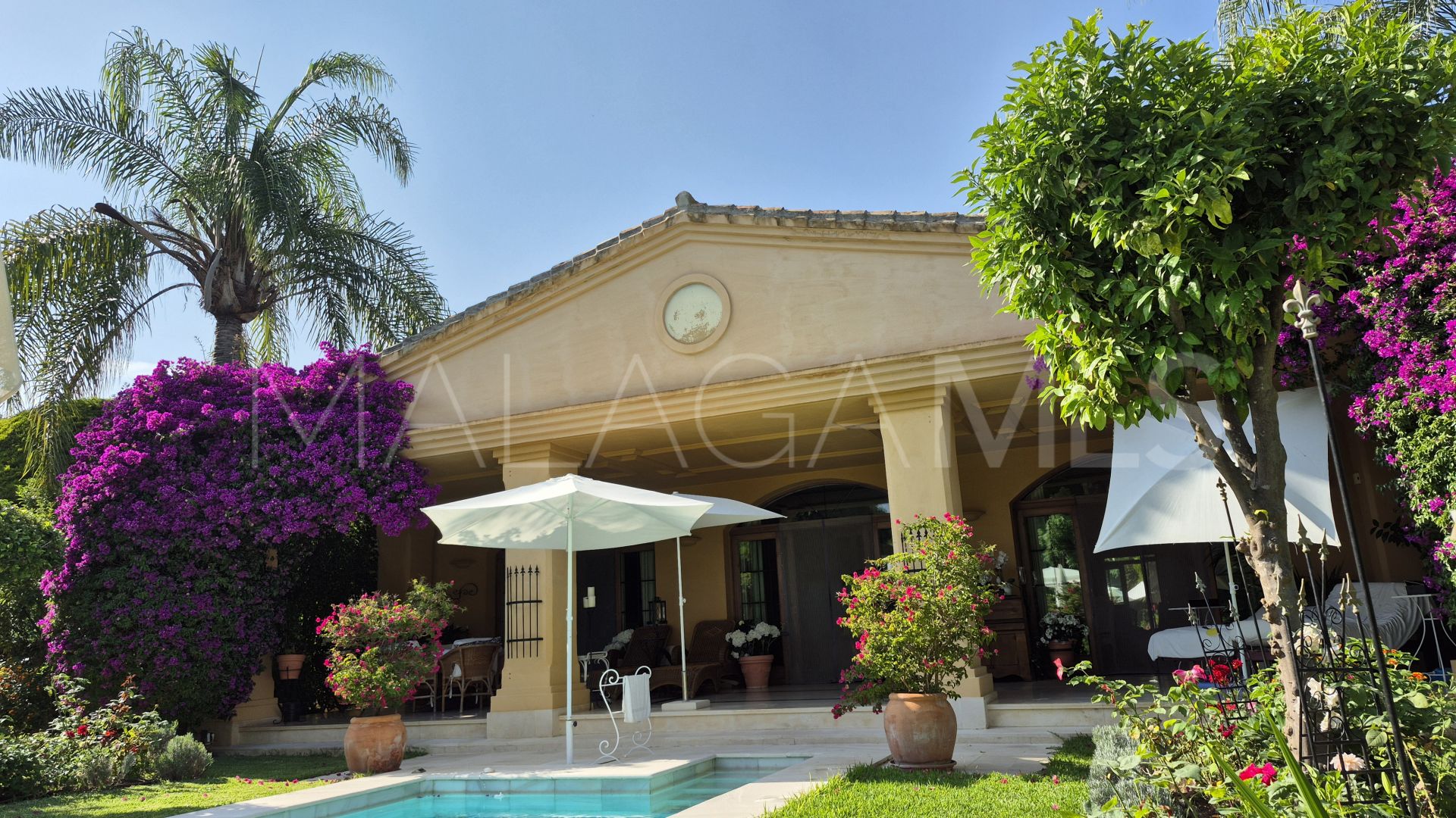 Villa for sale in Guadalmina Baja with 3 bedrooms