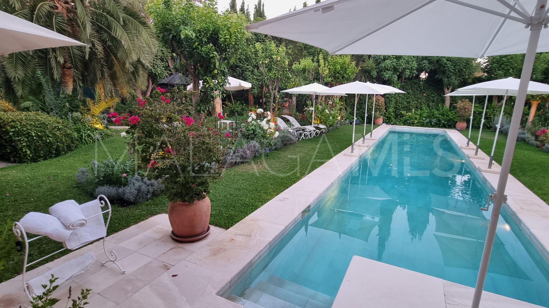 Villa for sale in Guadalmina Baja with 3 bedrooms