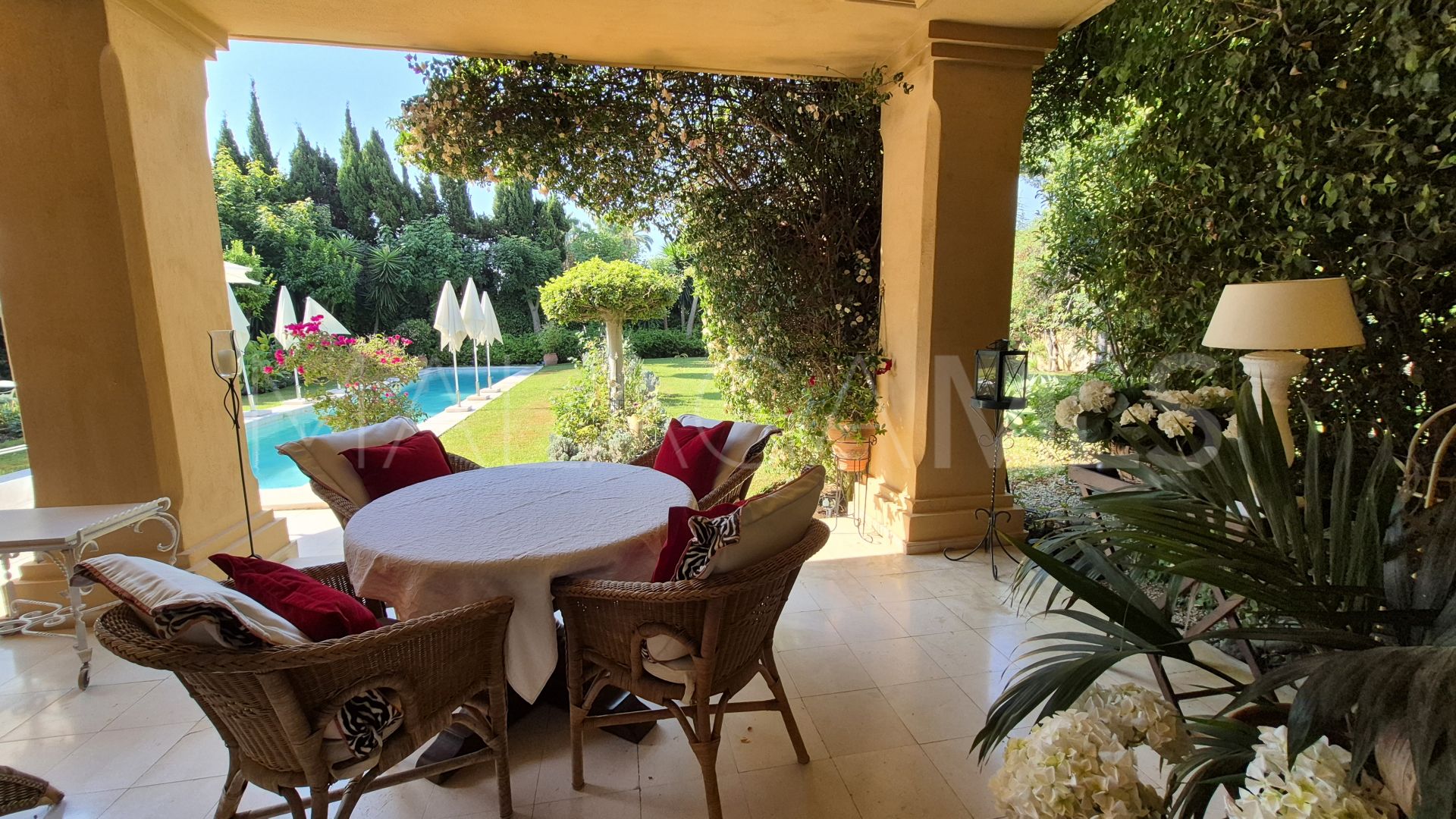 Villa for sale in Guadalmina Baja with 3 bedrooms