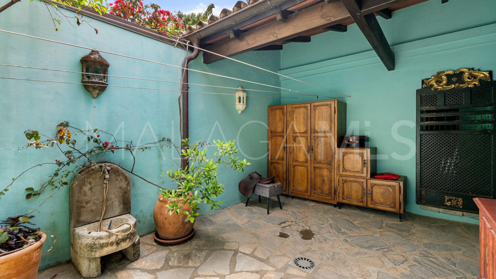 Villa for sale in Guadalmina Baja with 3 bedrooms