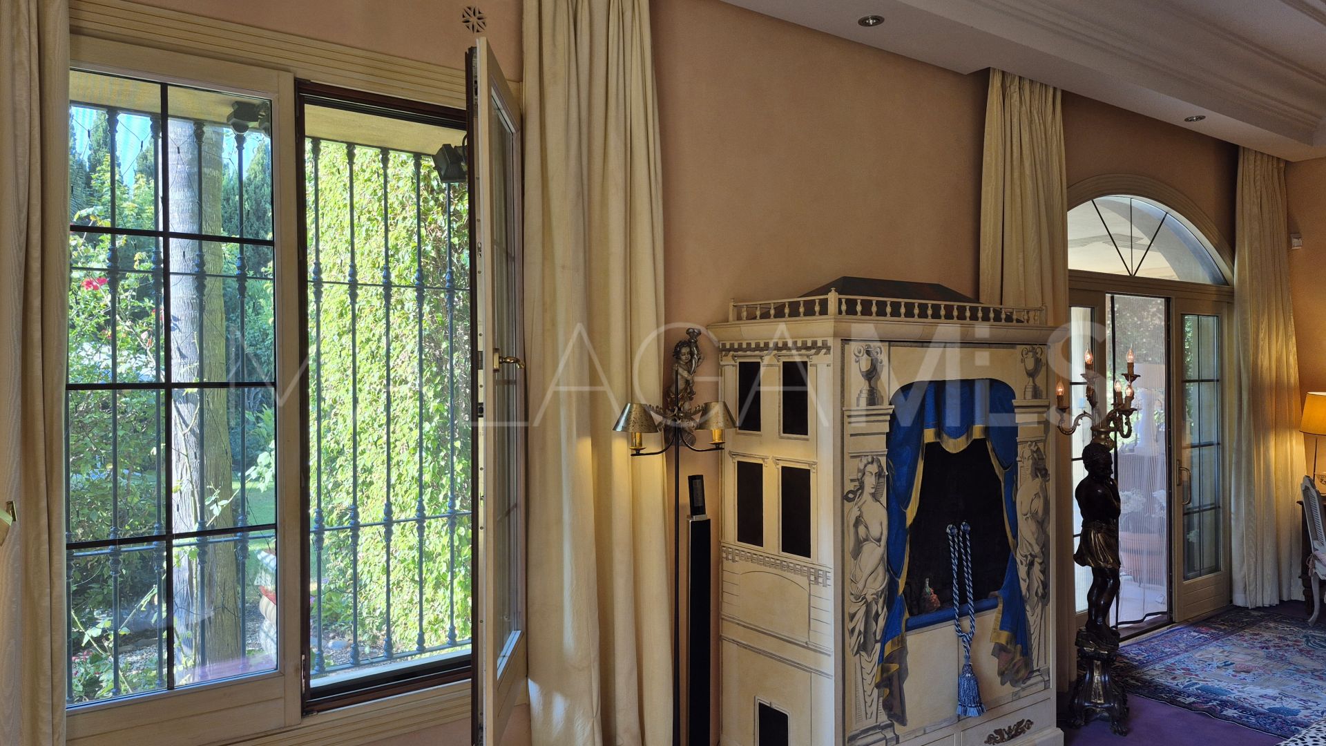 Villa for sale in Guadalmina Baja with 3 bedrooms