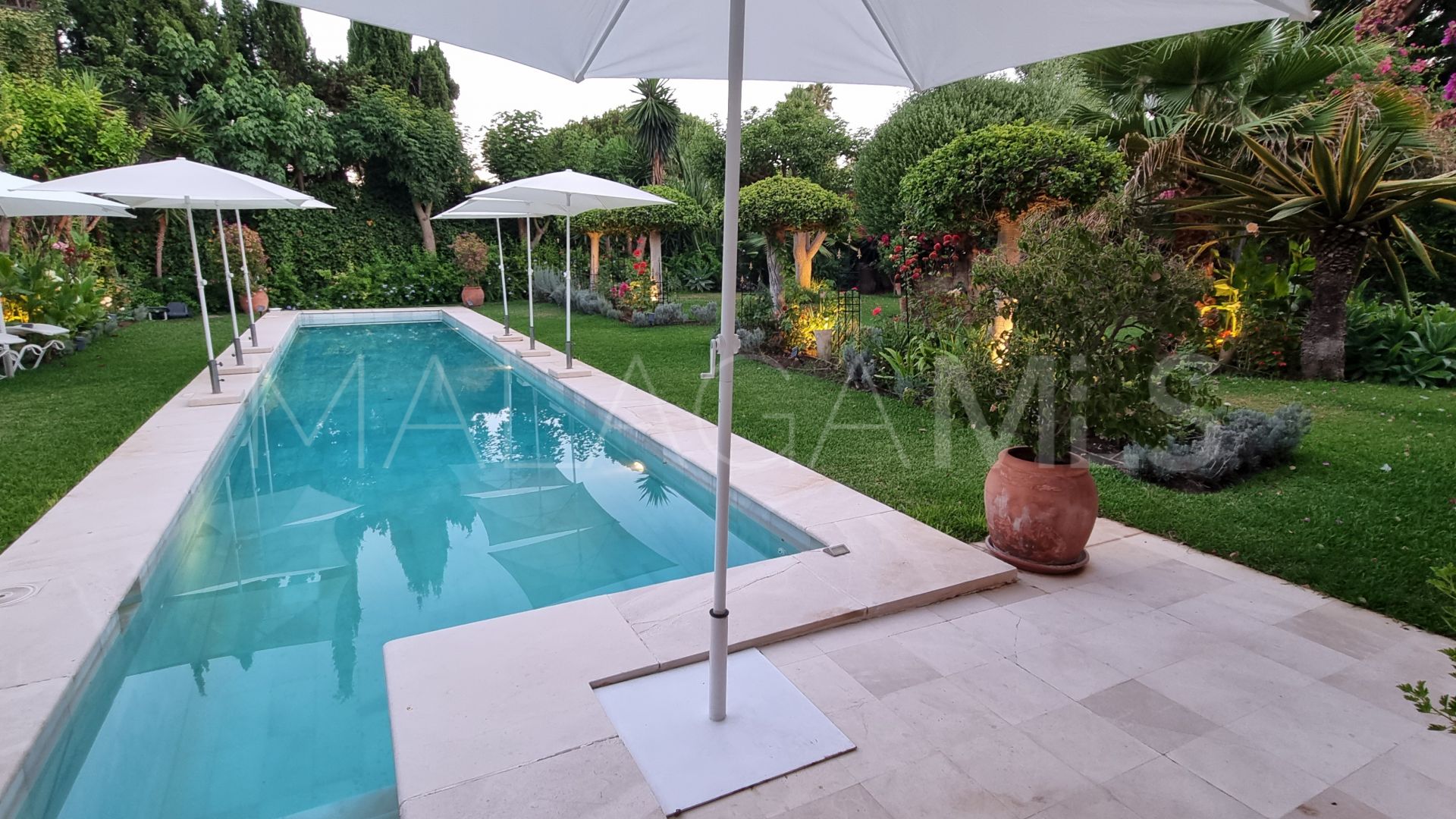 Villa for sale in Guadalmina Baja with 3 bedrooms