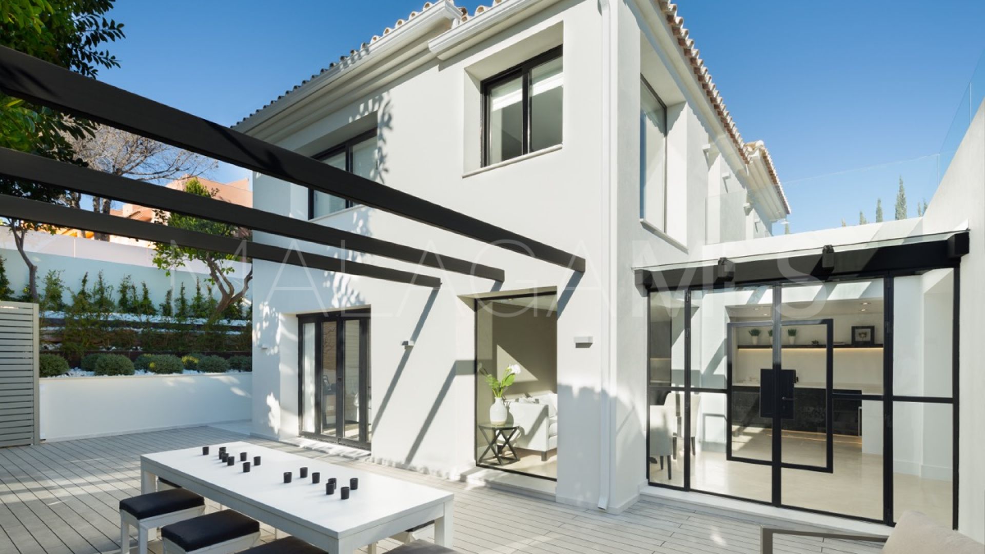 Se vende villa de 5 bedrooms in Aloha