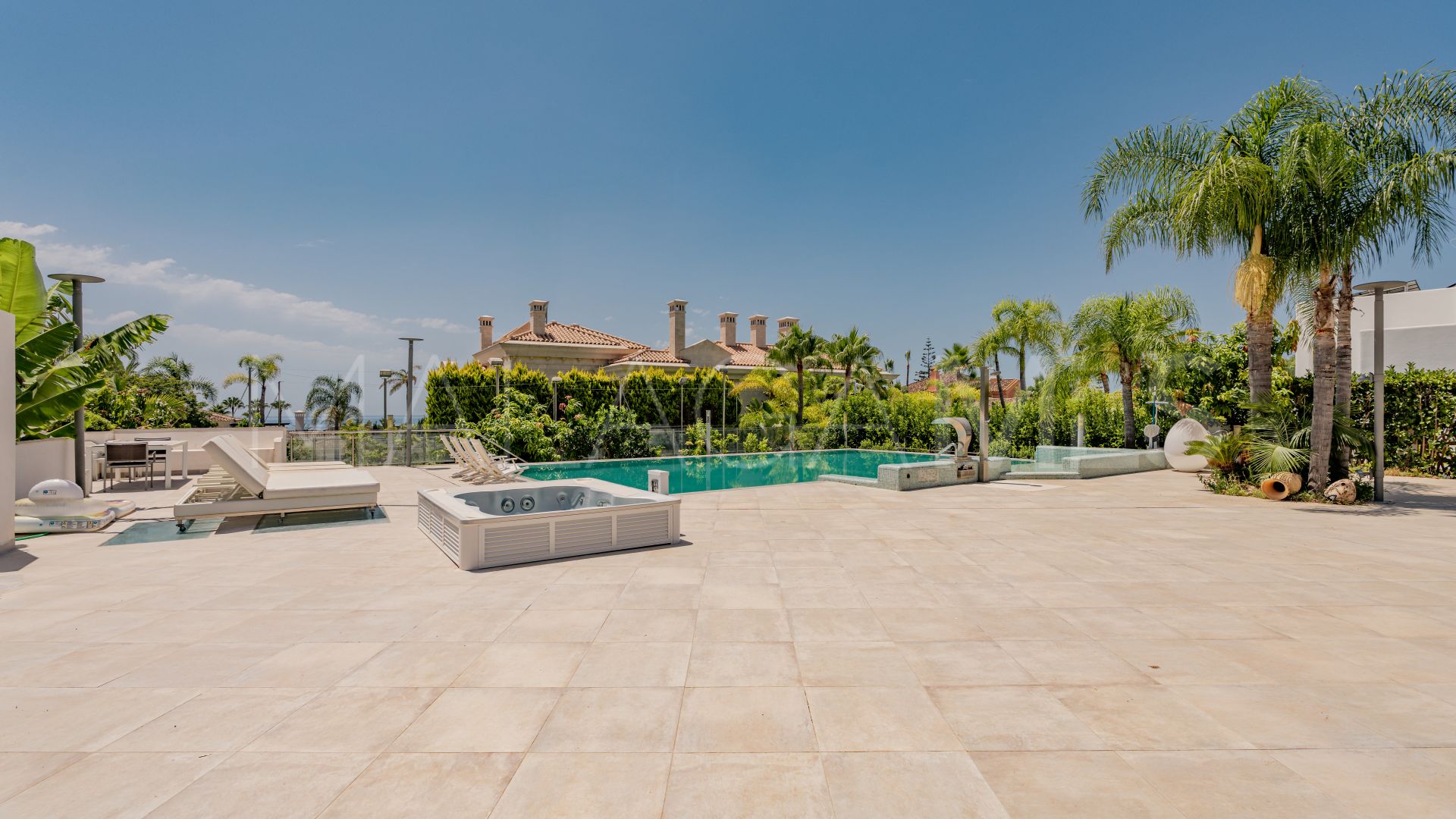 Villa for sale in Bahia de Marbella