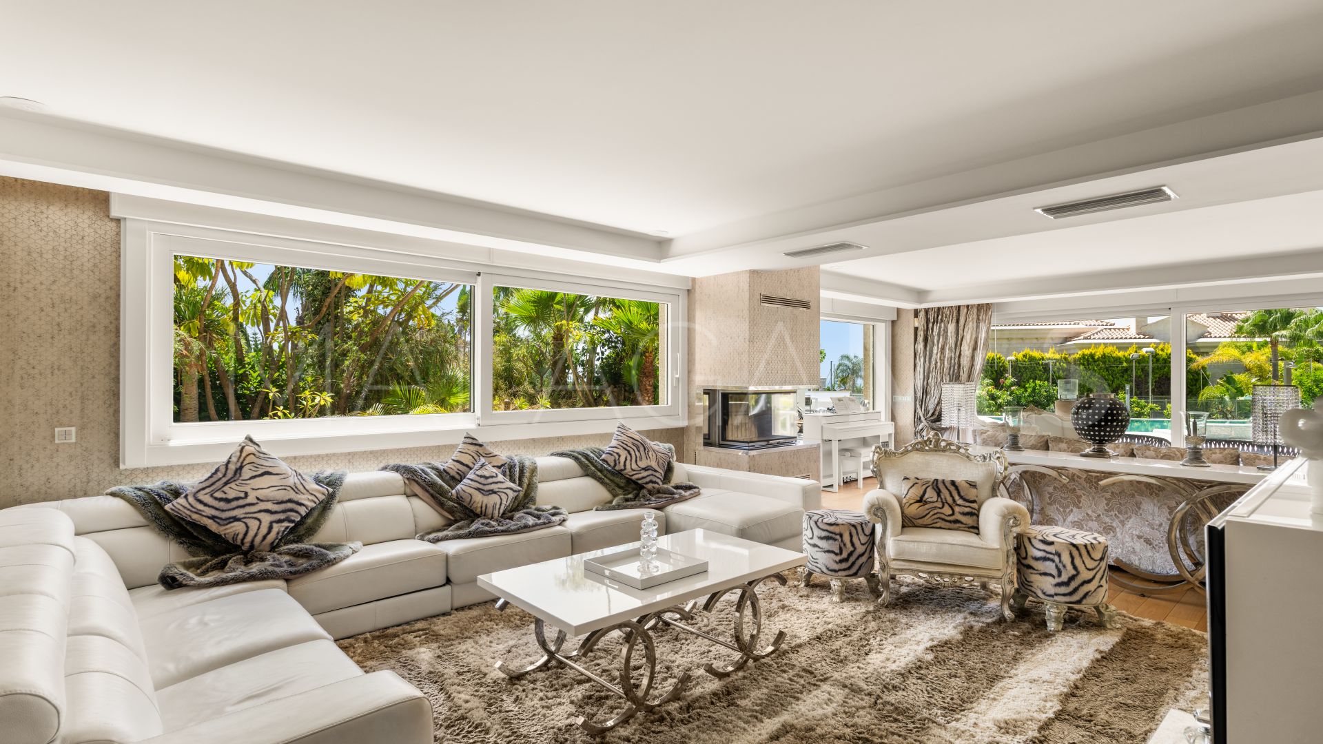 Villa for sale in Bahia de Marbella