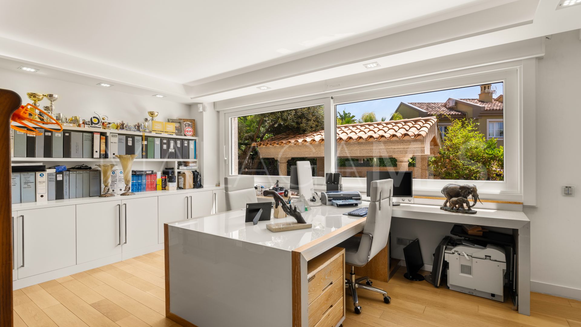 Villa for sale in Bahia de Marbella