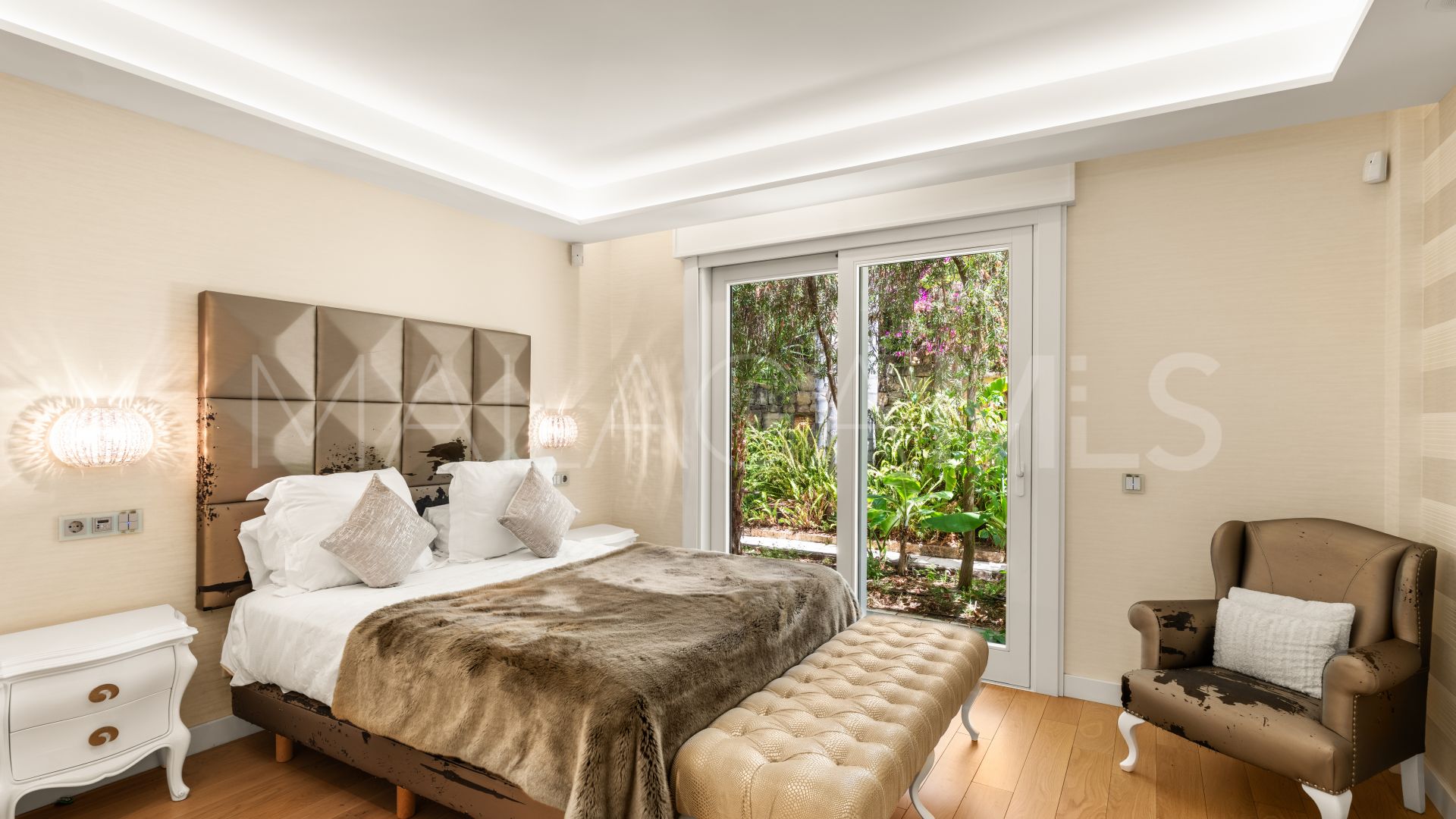 Villa for sale in Bahia de Marbella